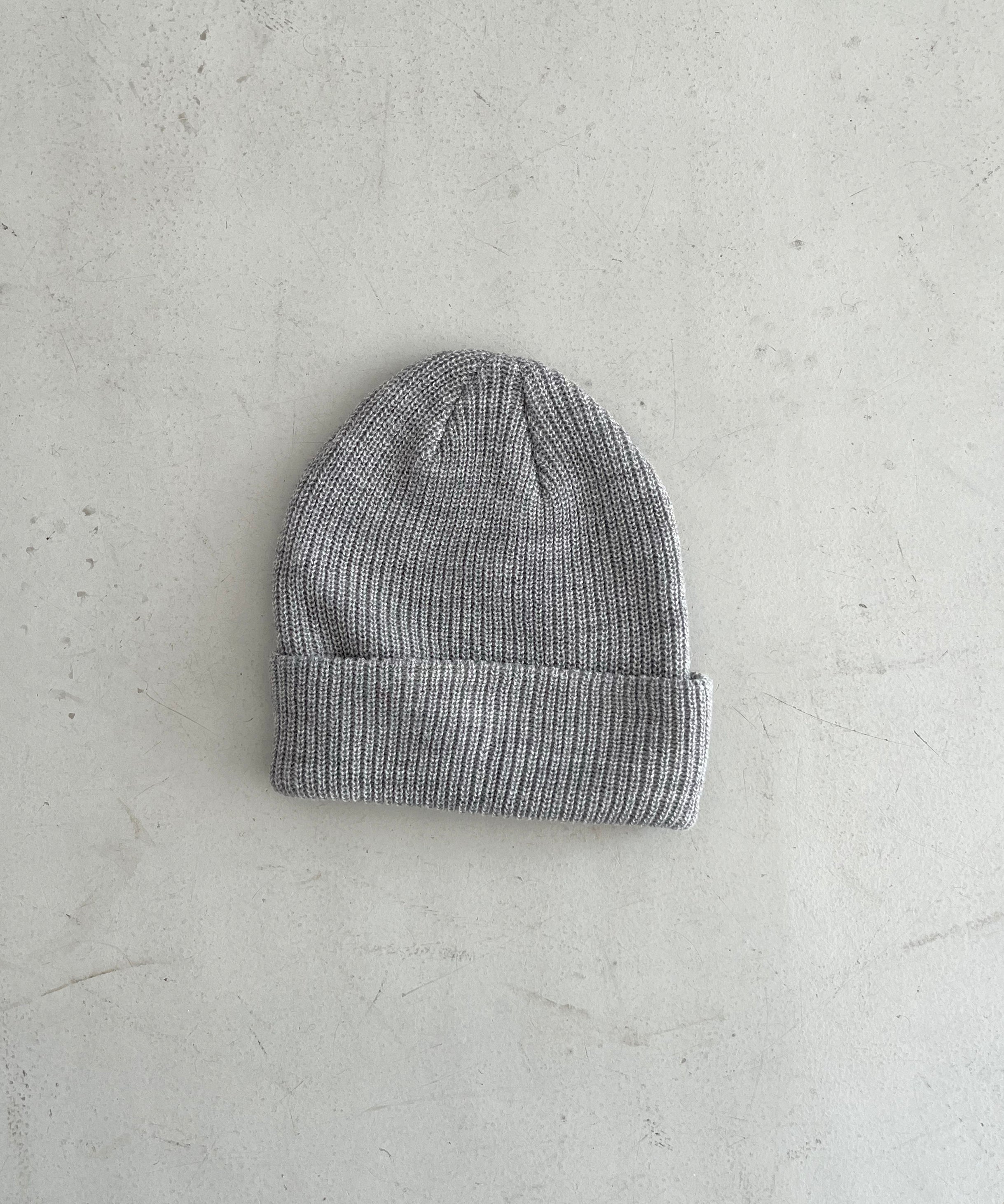 UNUSED Uh0472 beanie "GRAY"