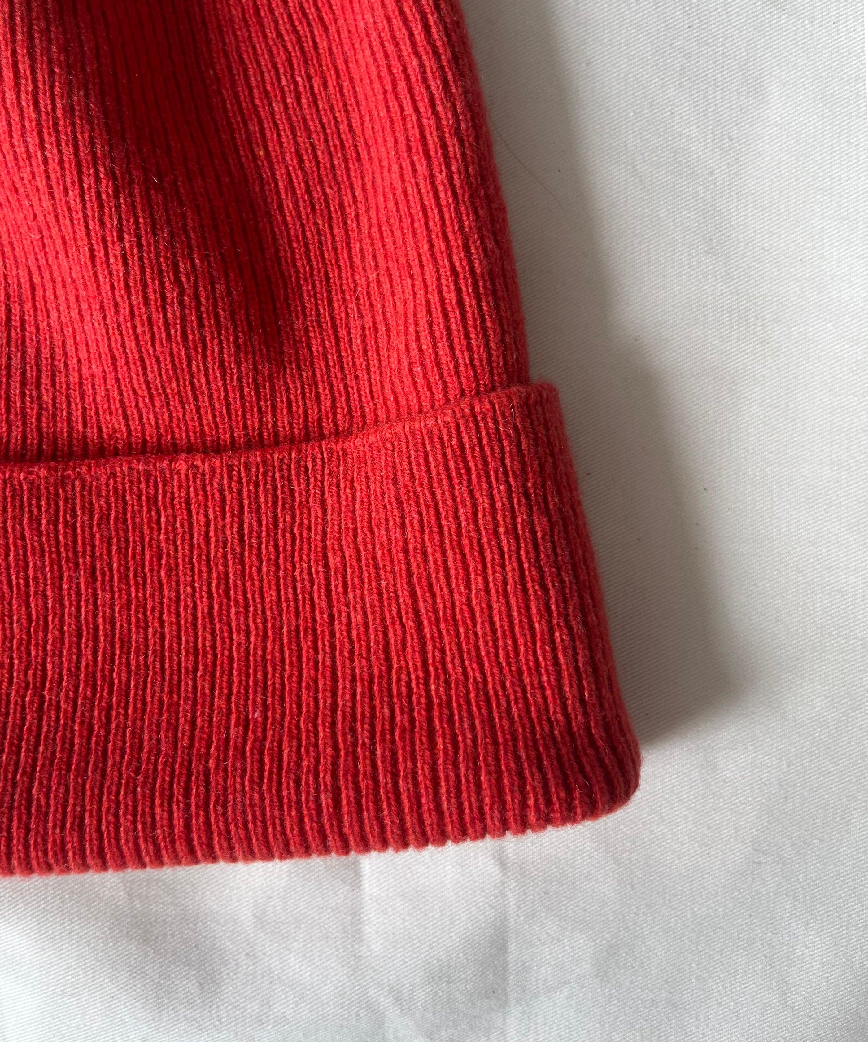 Baserange Whit beanie "MELOGRANO RED"