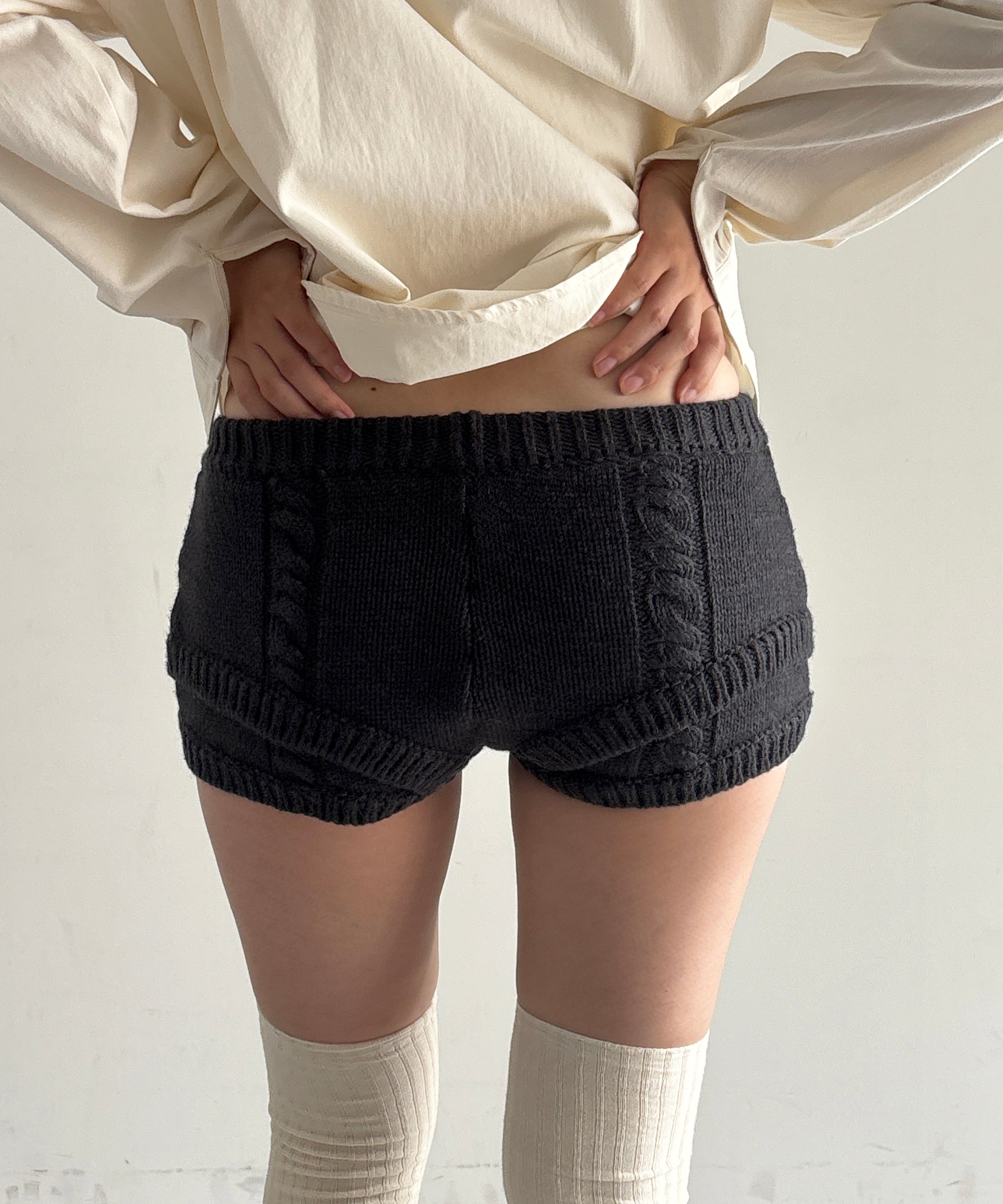 ULIKASANCTUS Rope knit shorts "BLACK"