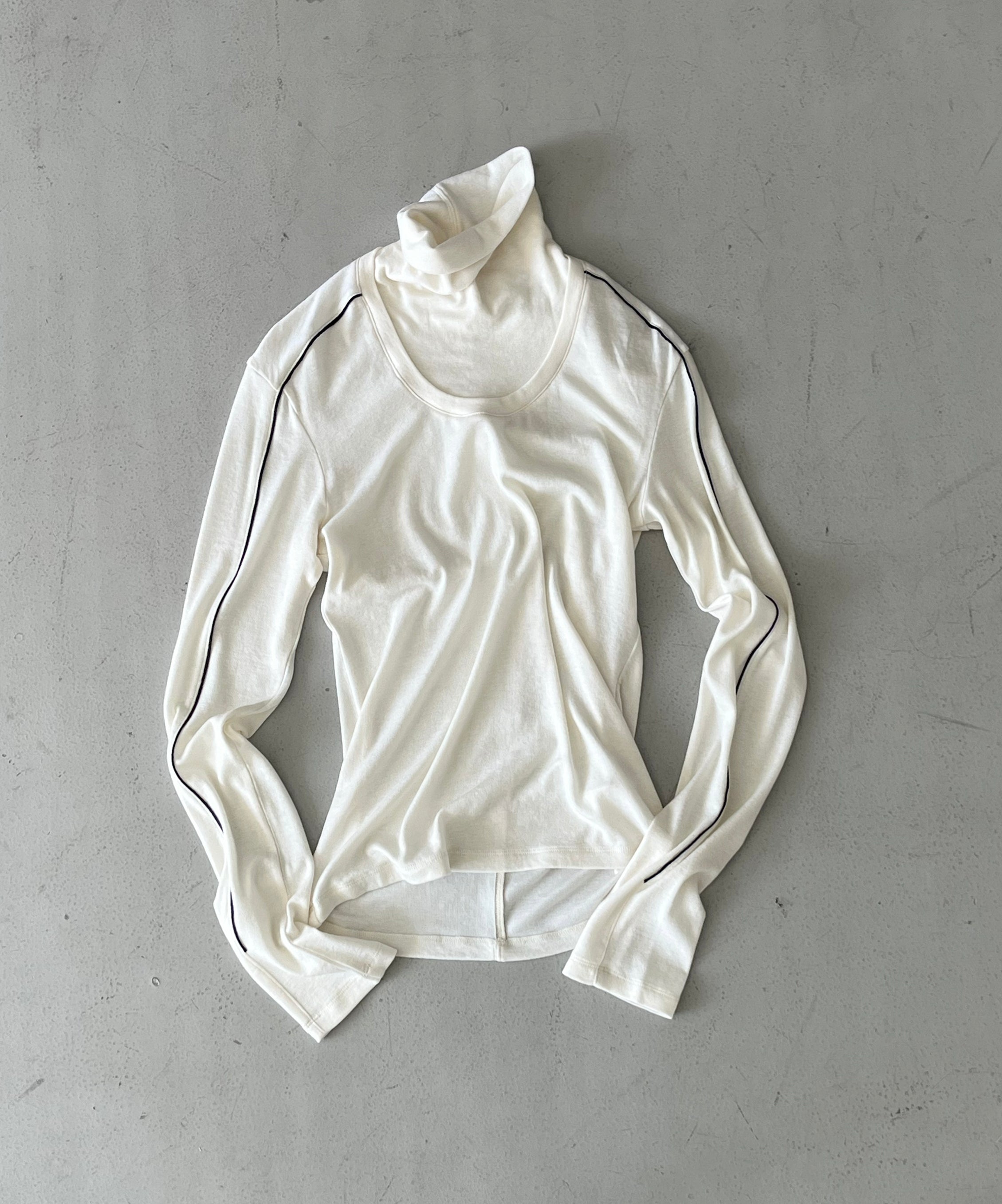 ULIKASANCTUS Posture turtle neck t "CREAM"