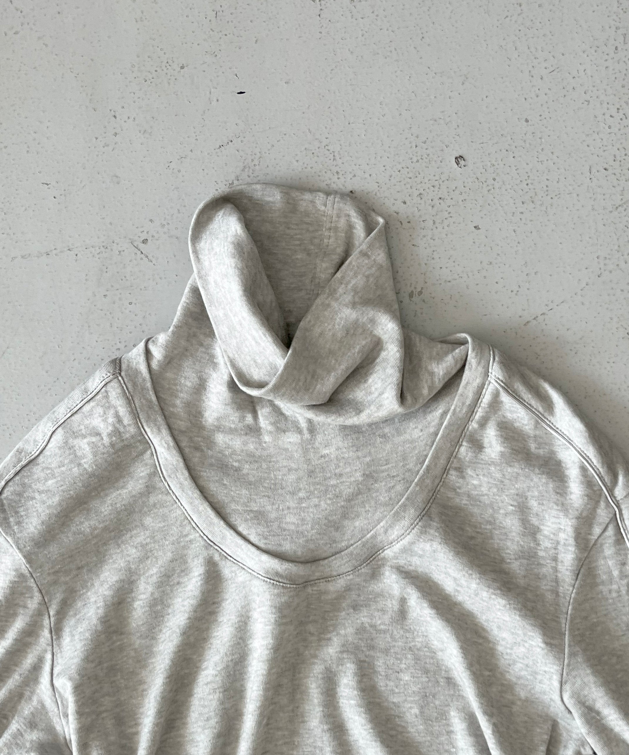ULIKASANCTUS Posture turtle neck t "CREAM"