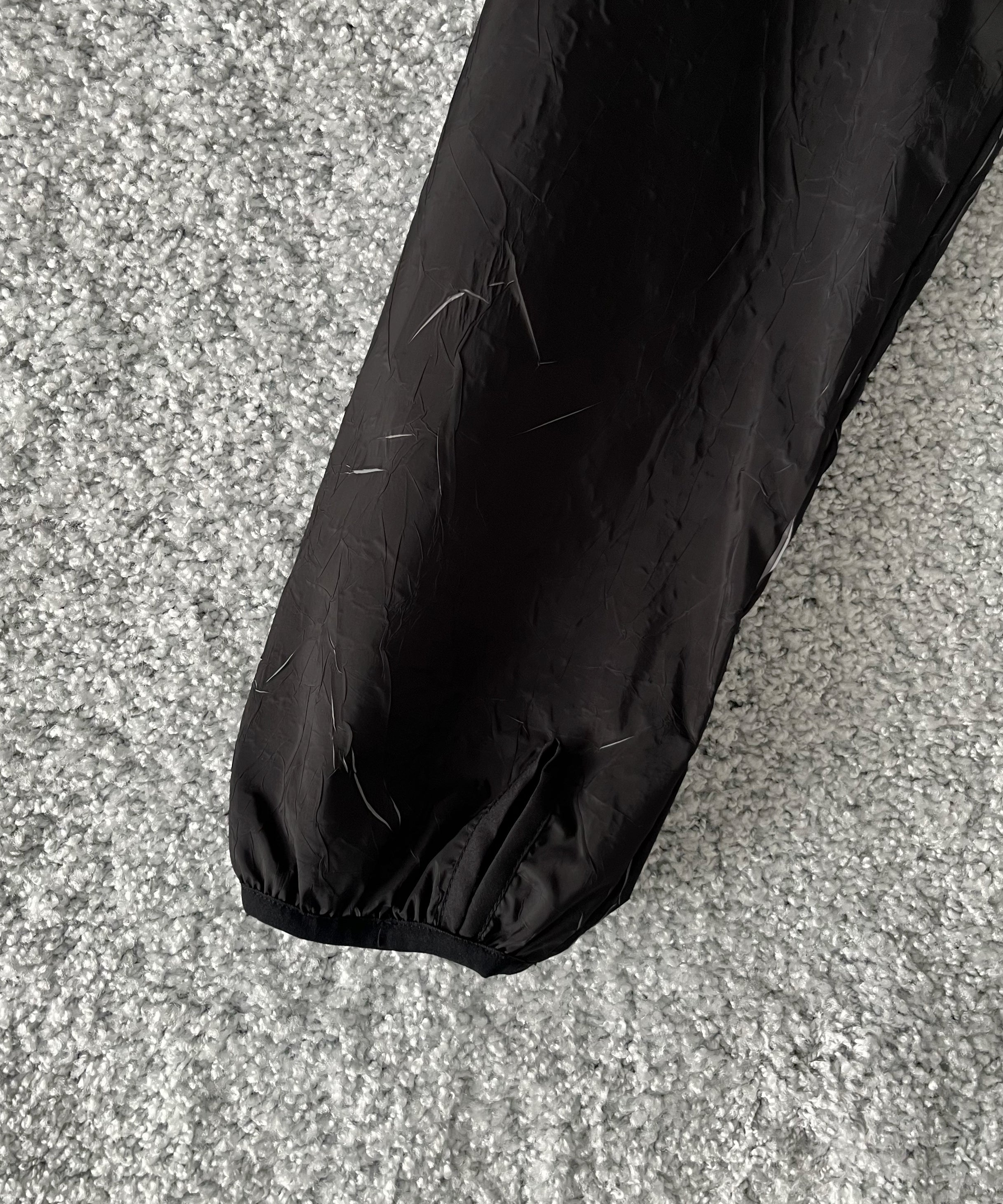 ryaw Inverted pleat shell "BLACK"