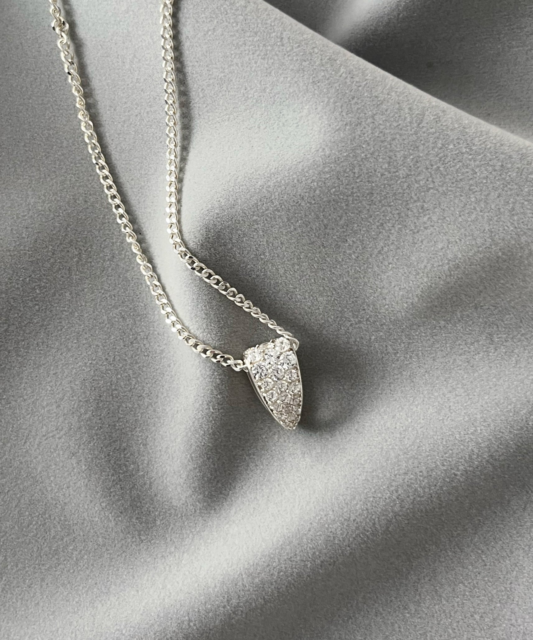 SHRINE Bail necklace "SILVER"