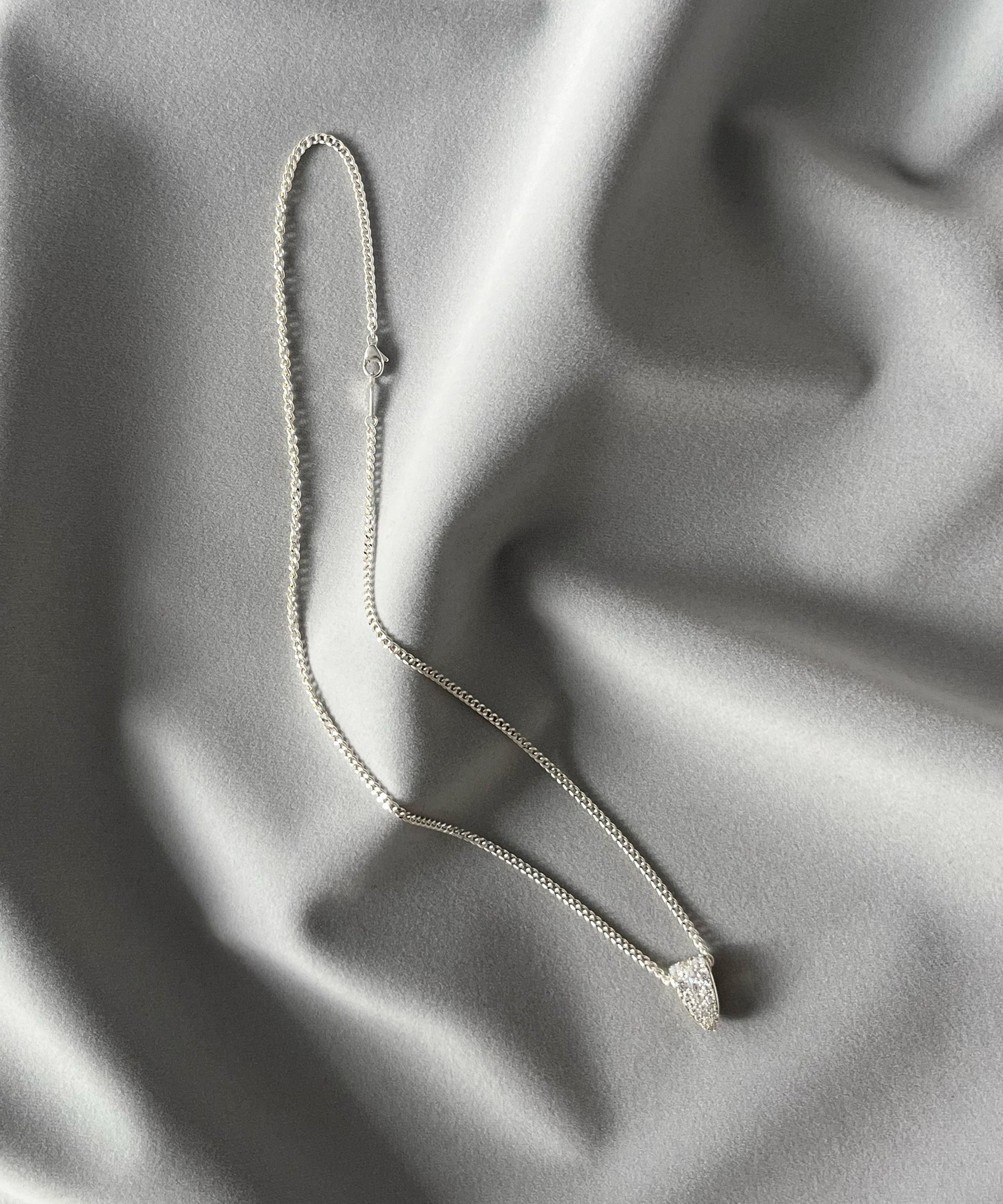 SHRINE Bail necklace "SILVER"