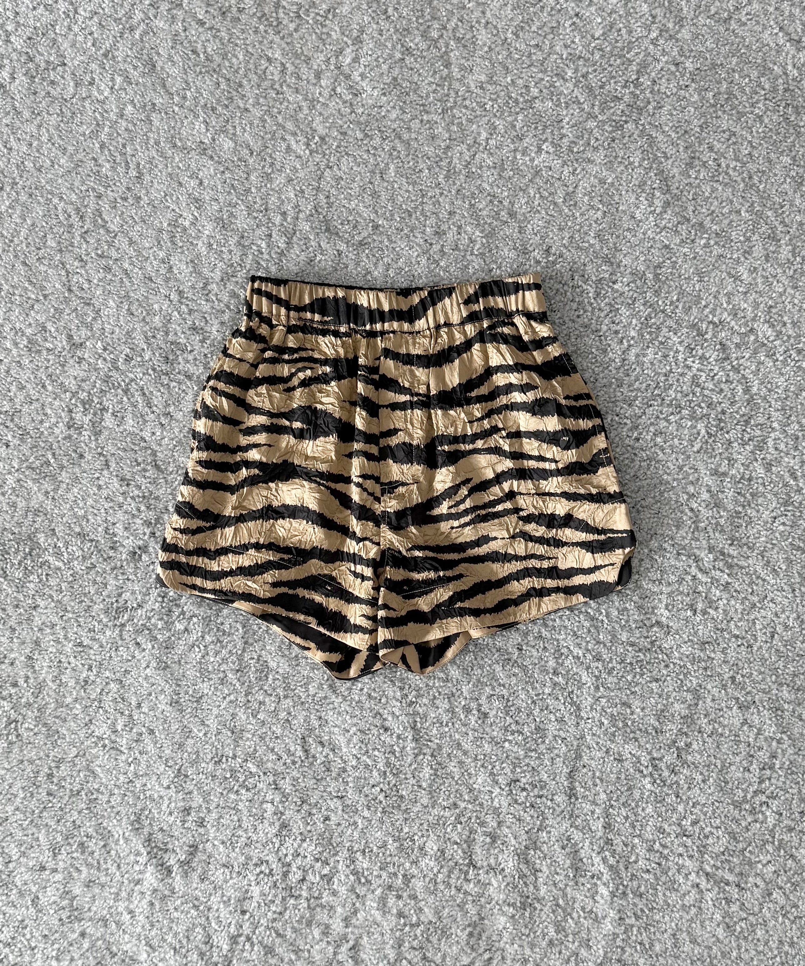 GANNI Crinkled stain "PALE KHAKI"