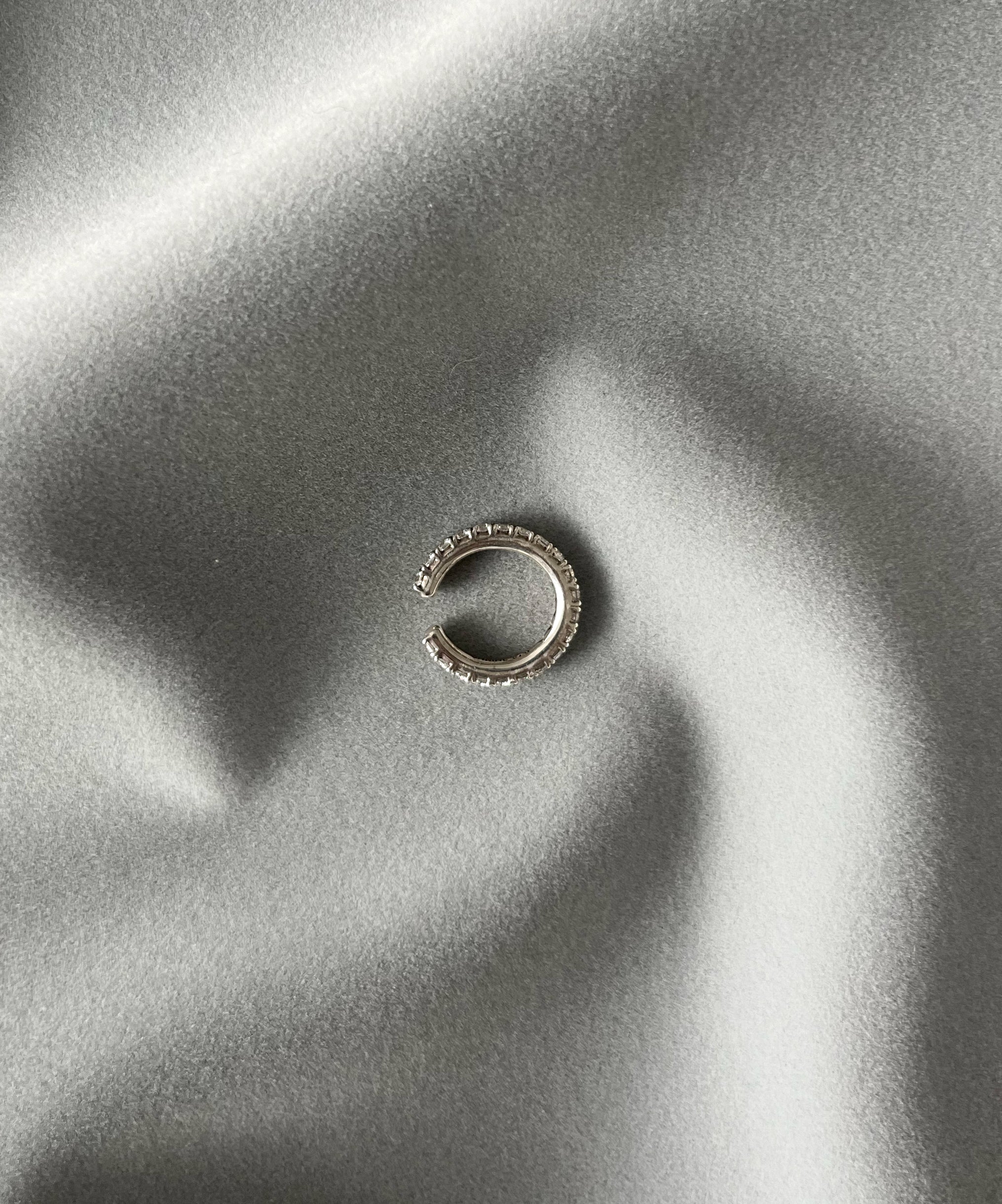 SHRINE Basic ear cuff w/stone "SILVER/CLEAR"