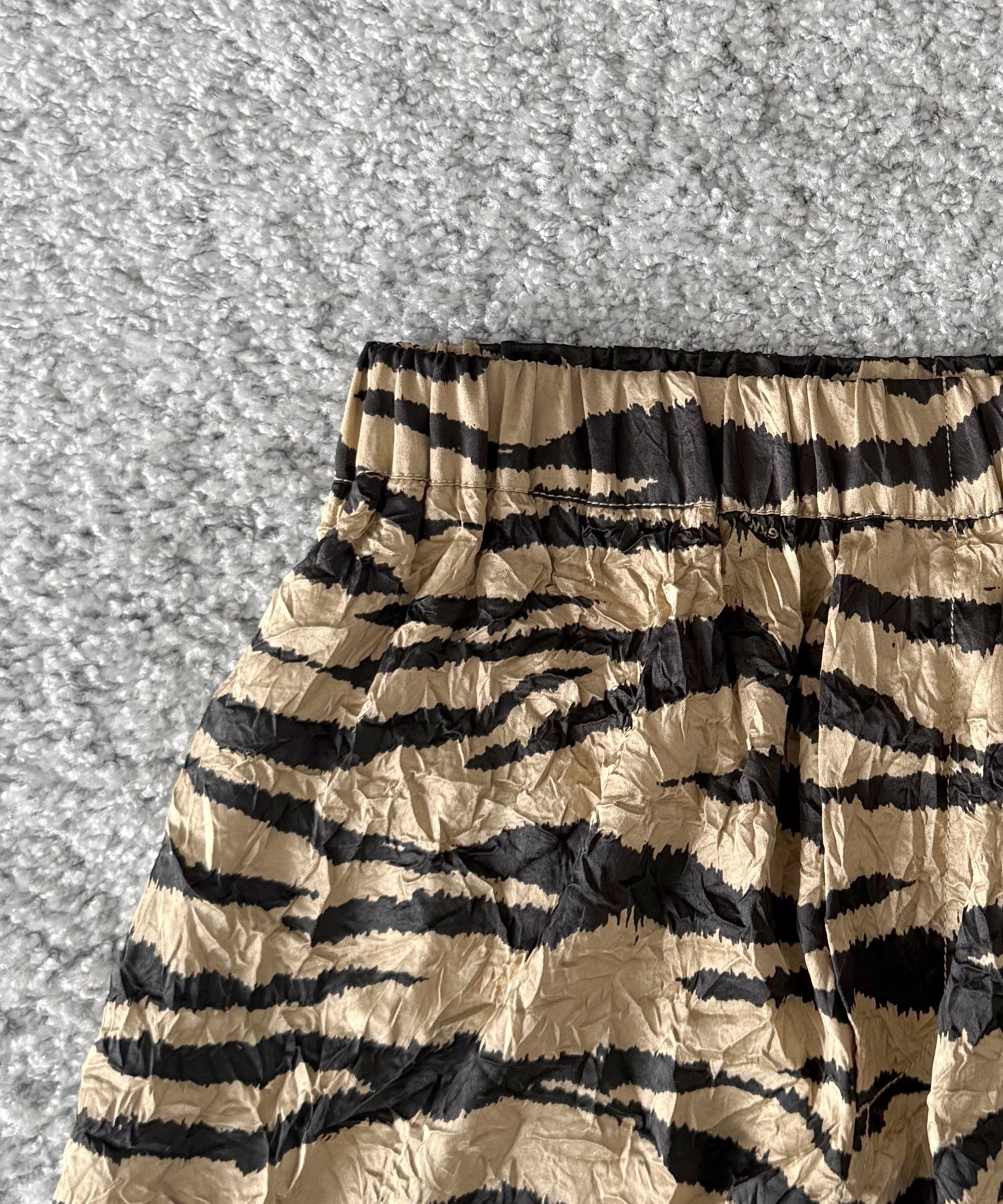 GANNI Crinkled stain "PALE KHAKI"