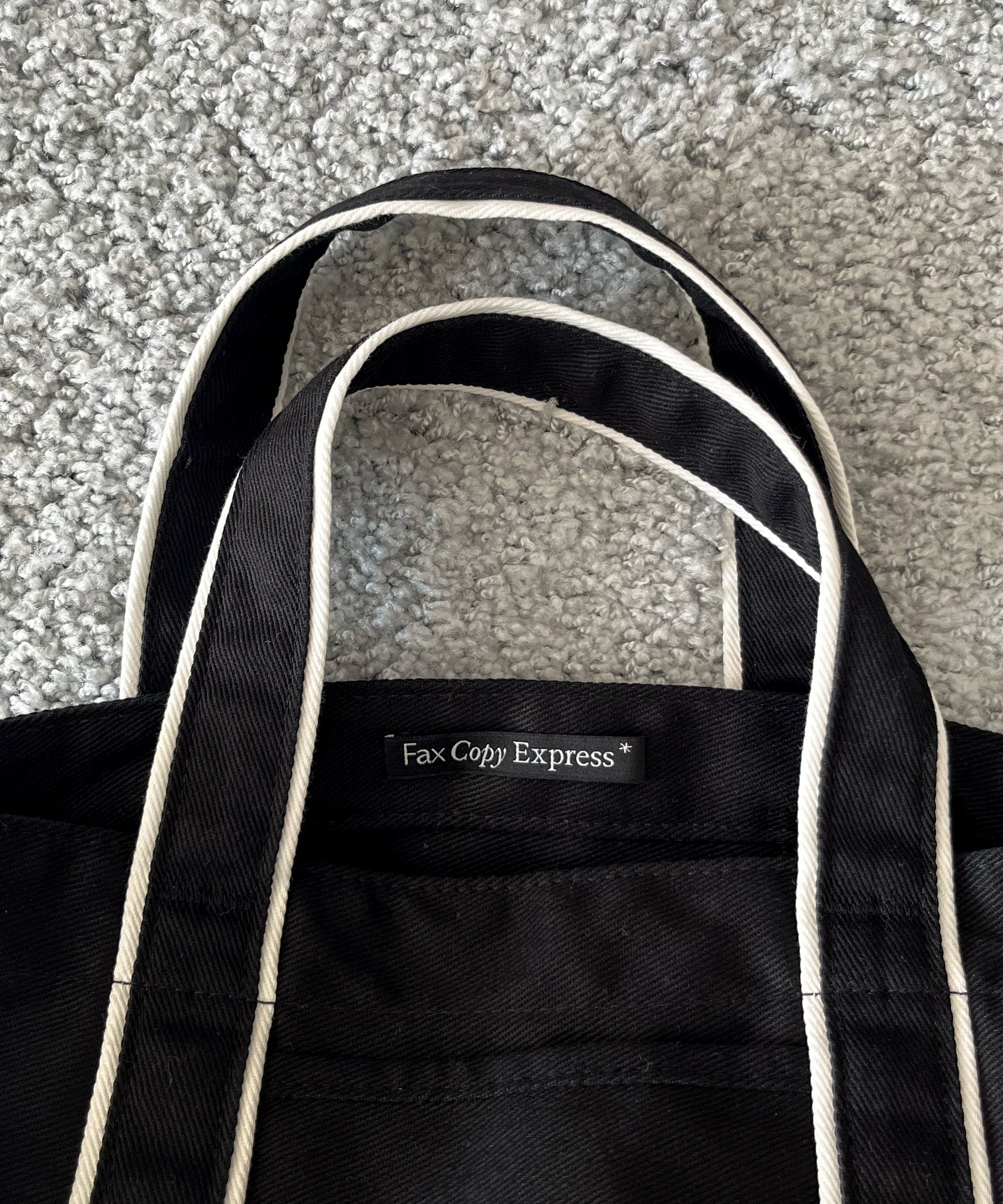 Fax Copy Express Studio contour line tote "BLACK"