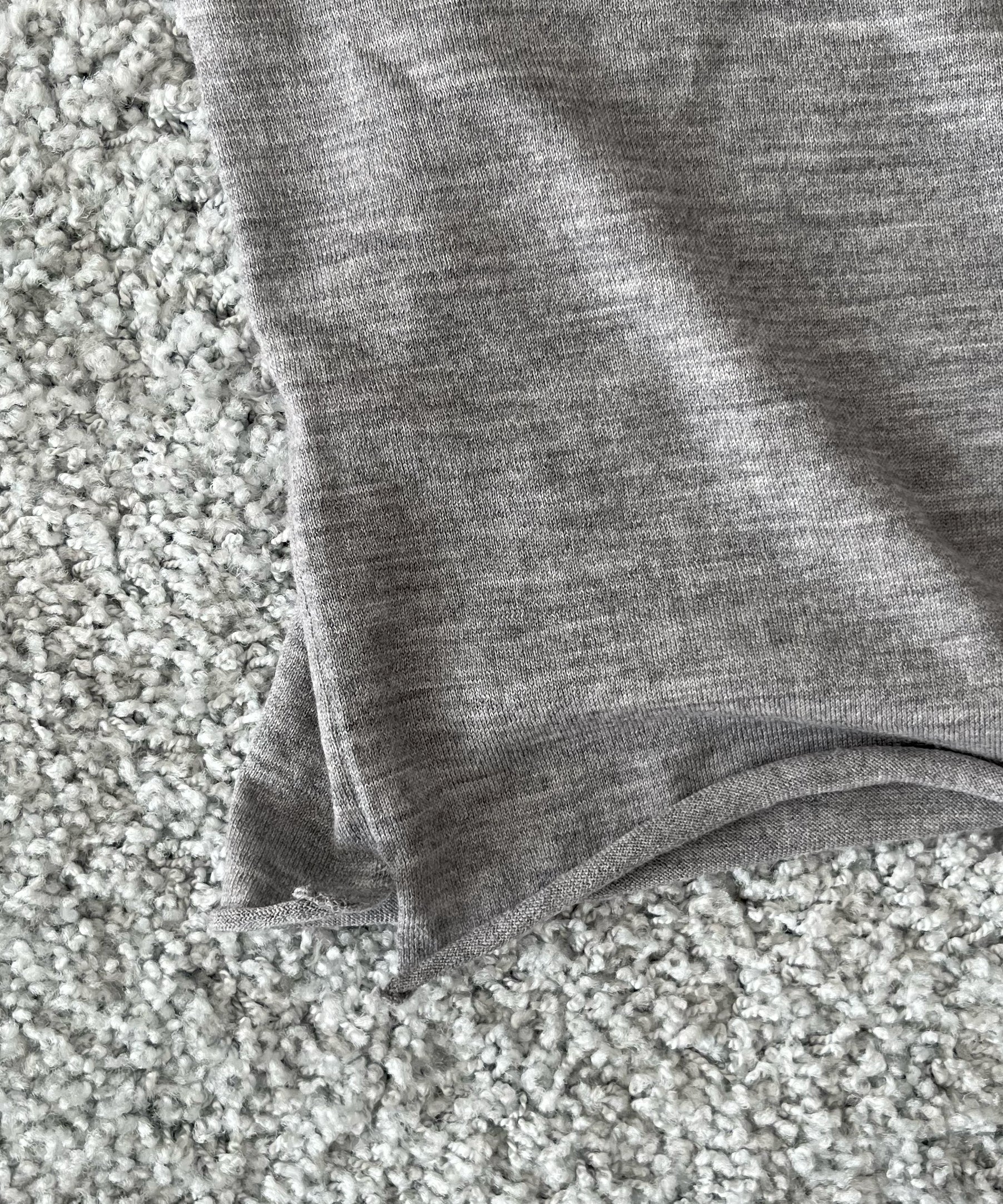 Fax Copy Express Afternoon stretch air off-shoulder top "LIGHT GREY"
