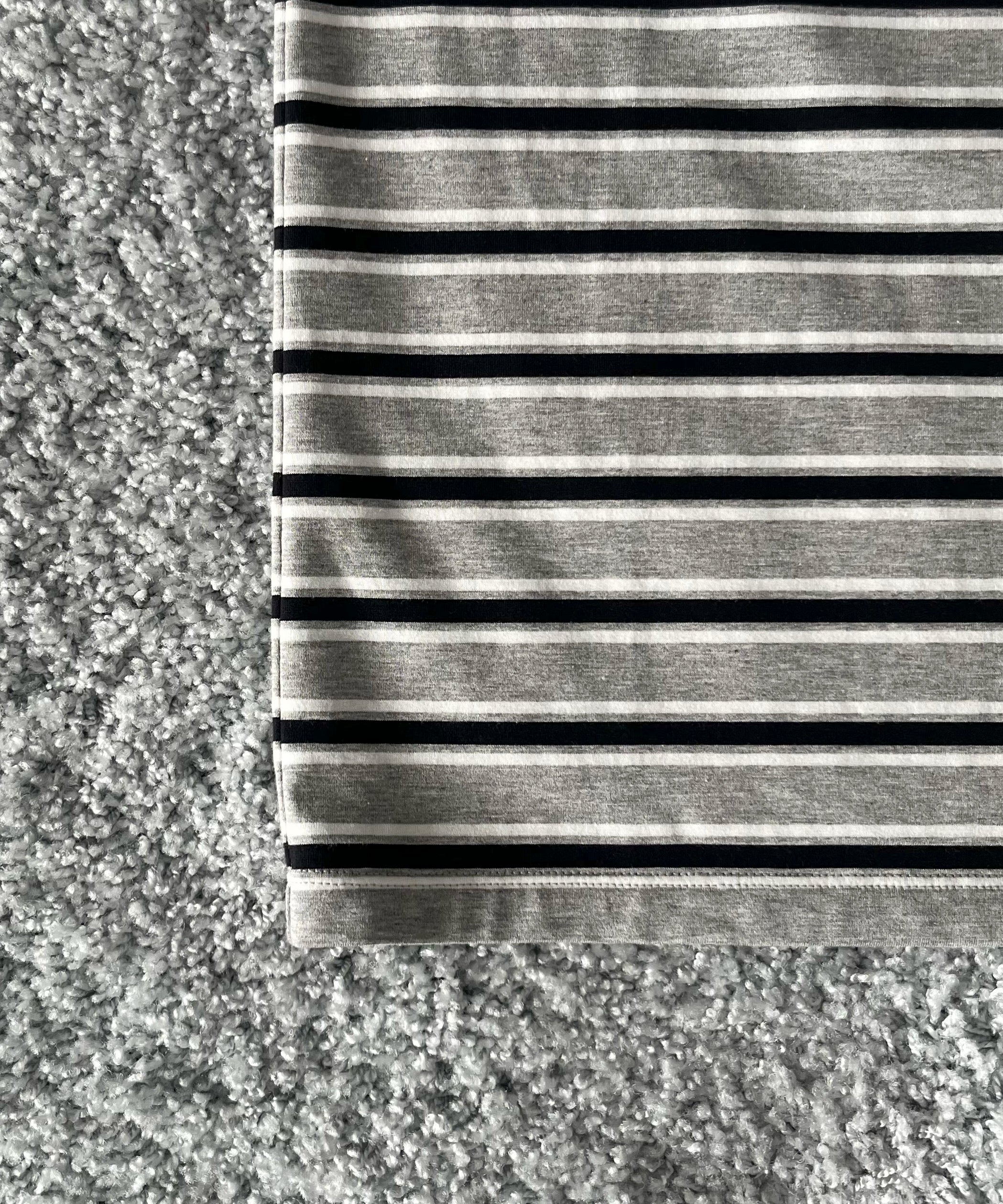 KAIKO V neck border l/s t-shirt “FIGURE”