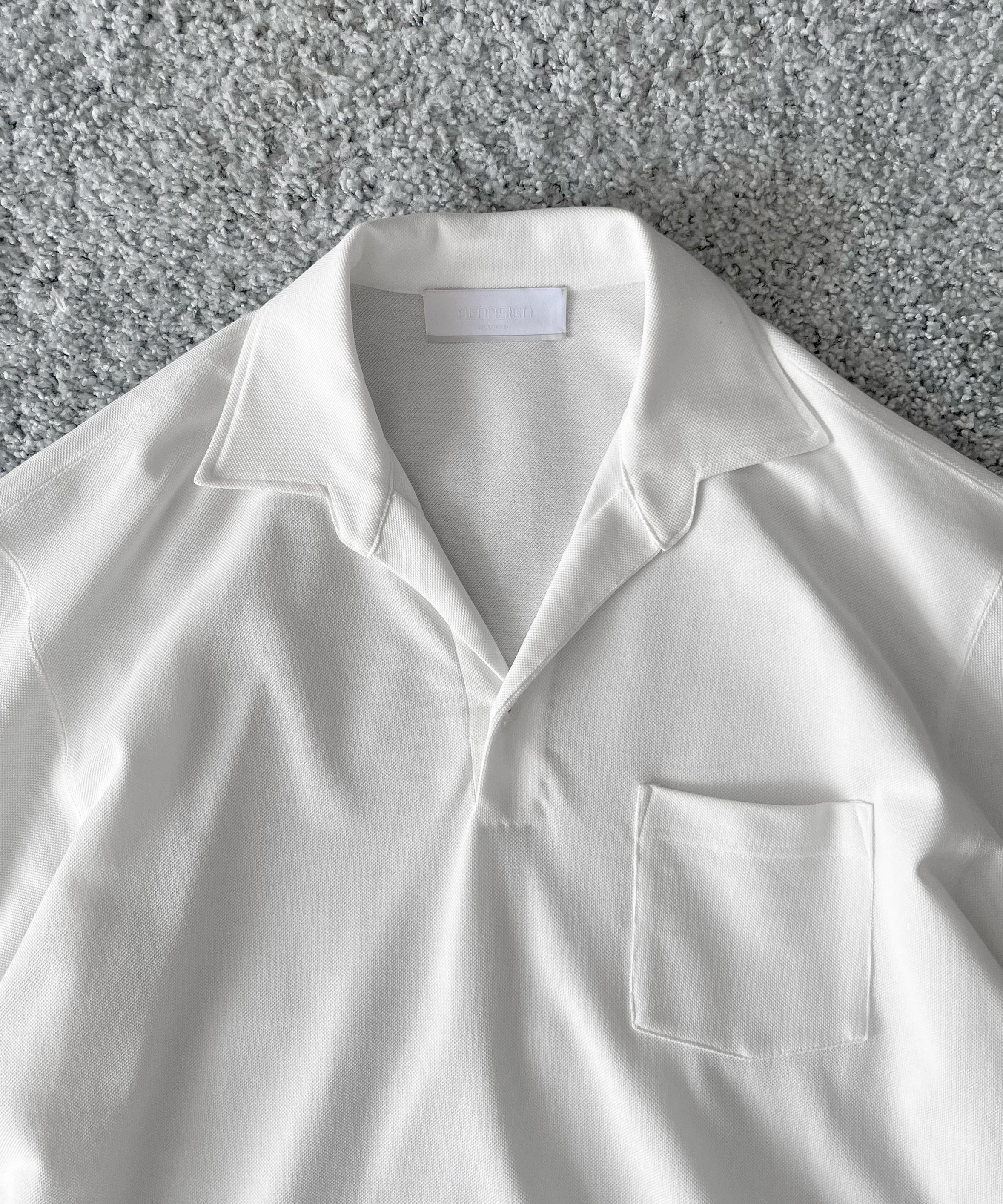 NEONSIGN Unfinished polo "hcs" "OFF WHITE"