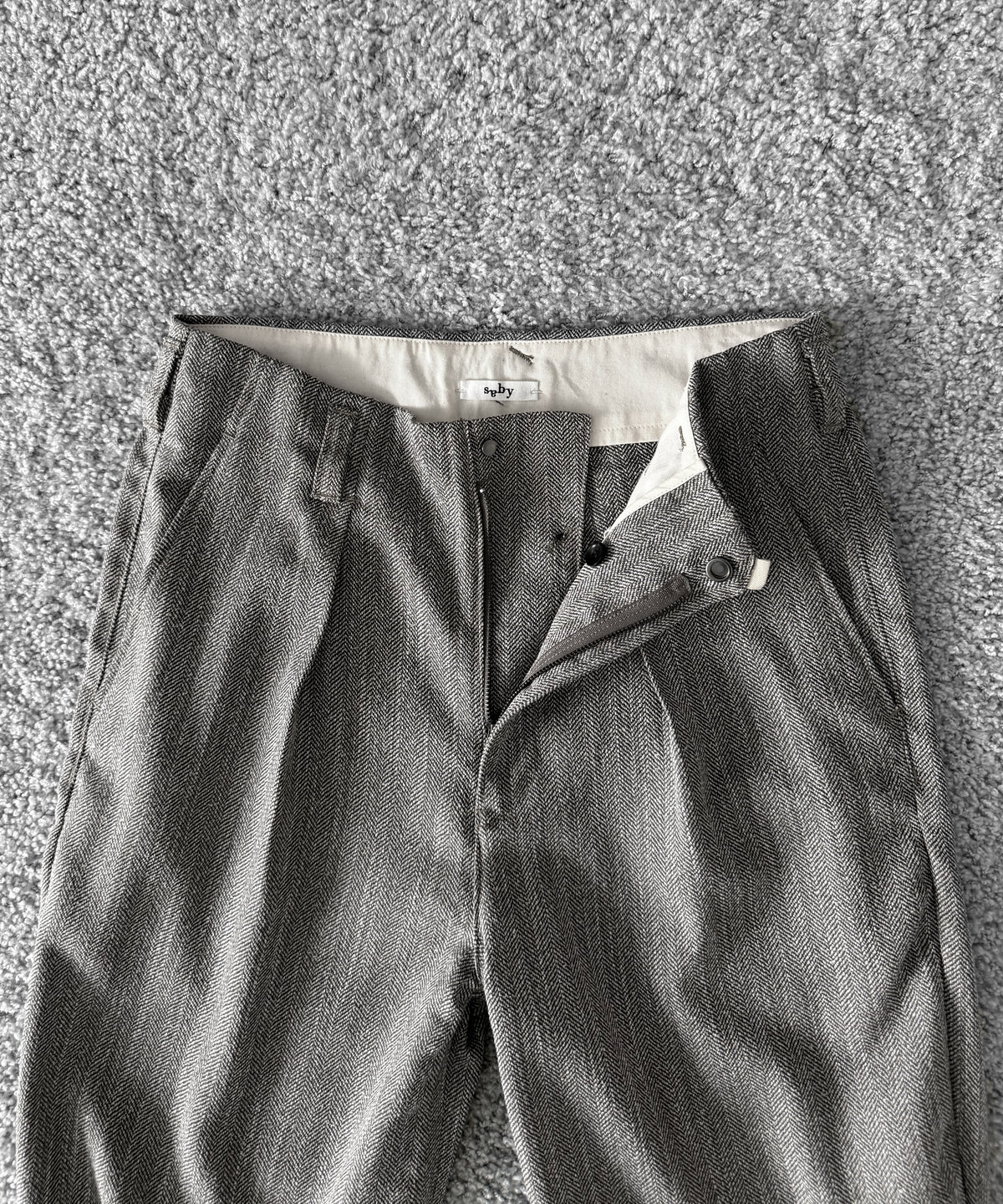 saby Two tuck trouser - recycled fiber jersey fab - "BLACK"