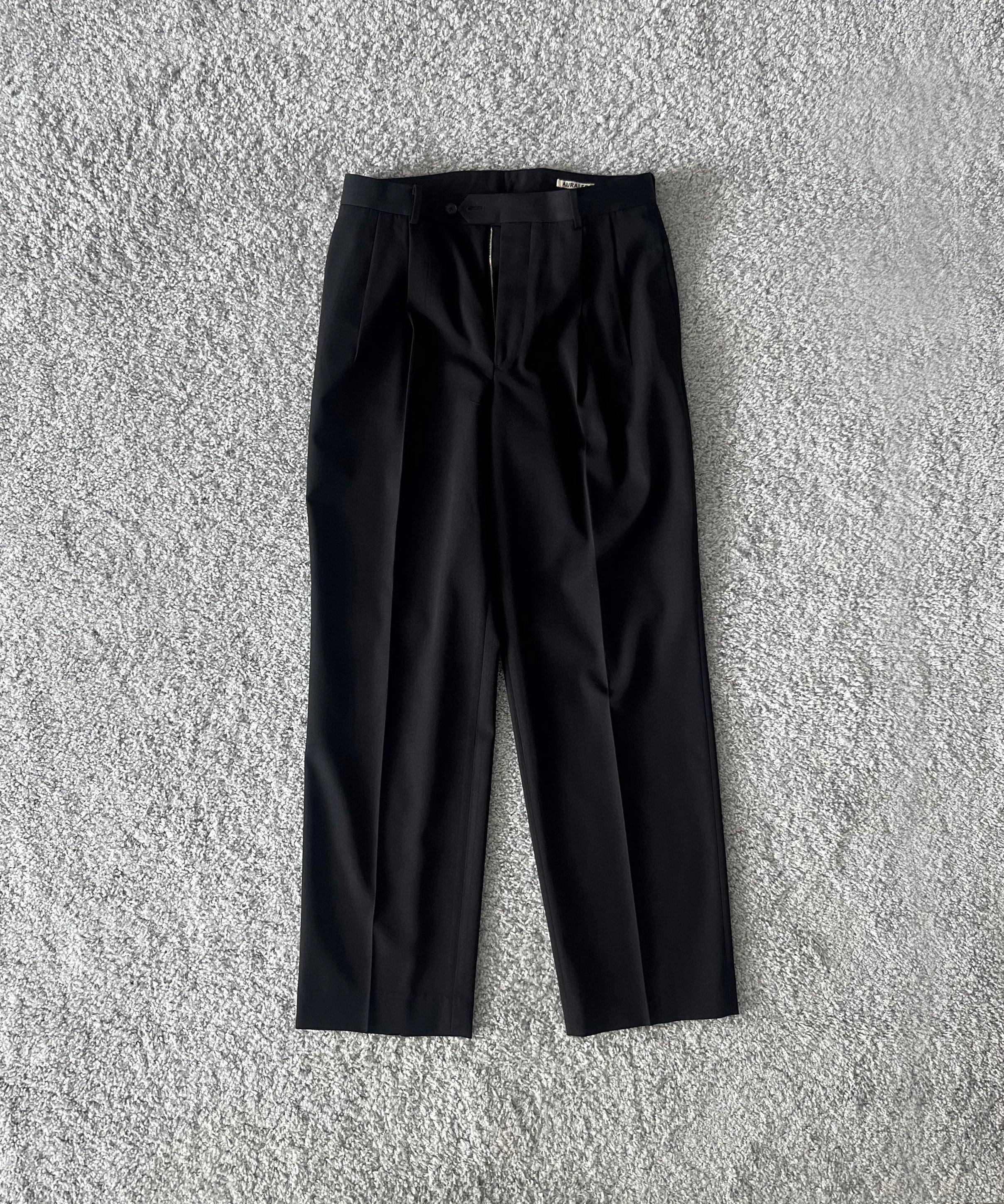 AURALEE Light wool max gabardine two-tuck slacks "TOP BLACK"