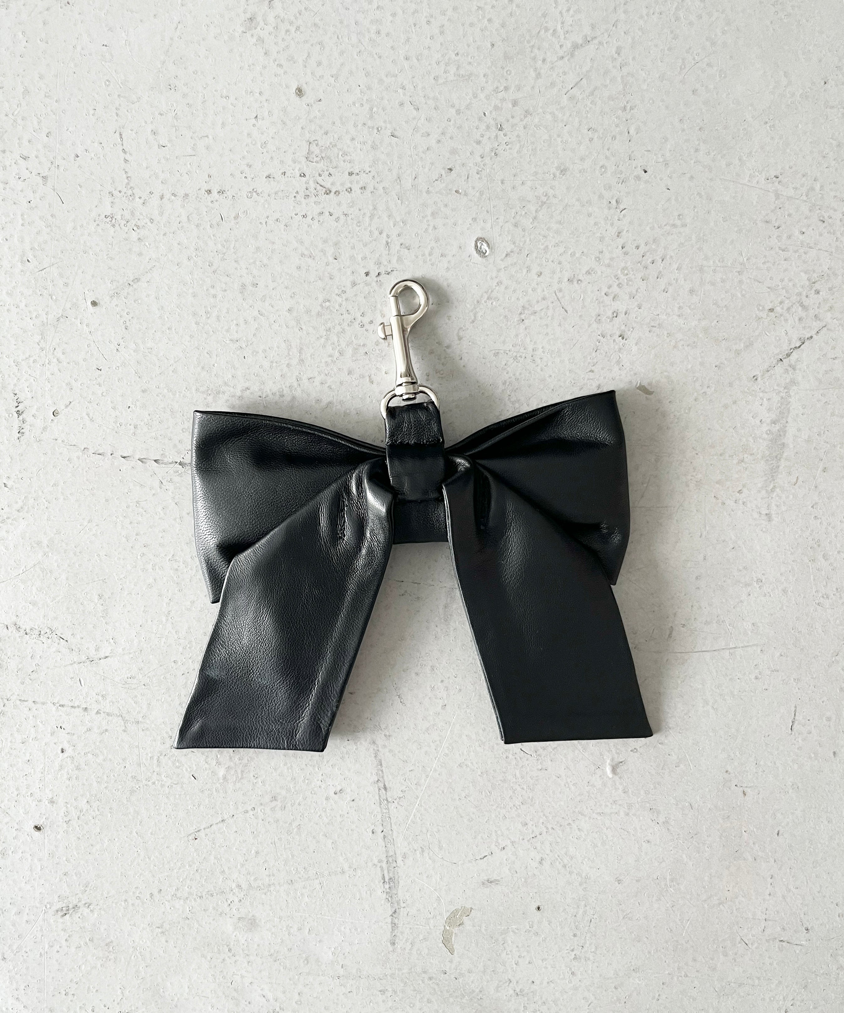 NATASHA ZINKO Bow bag charm "BLACK"