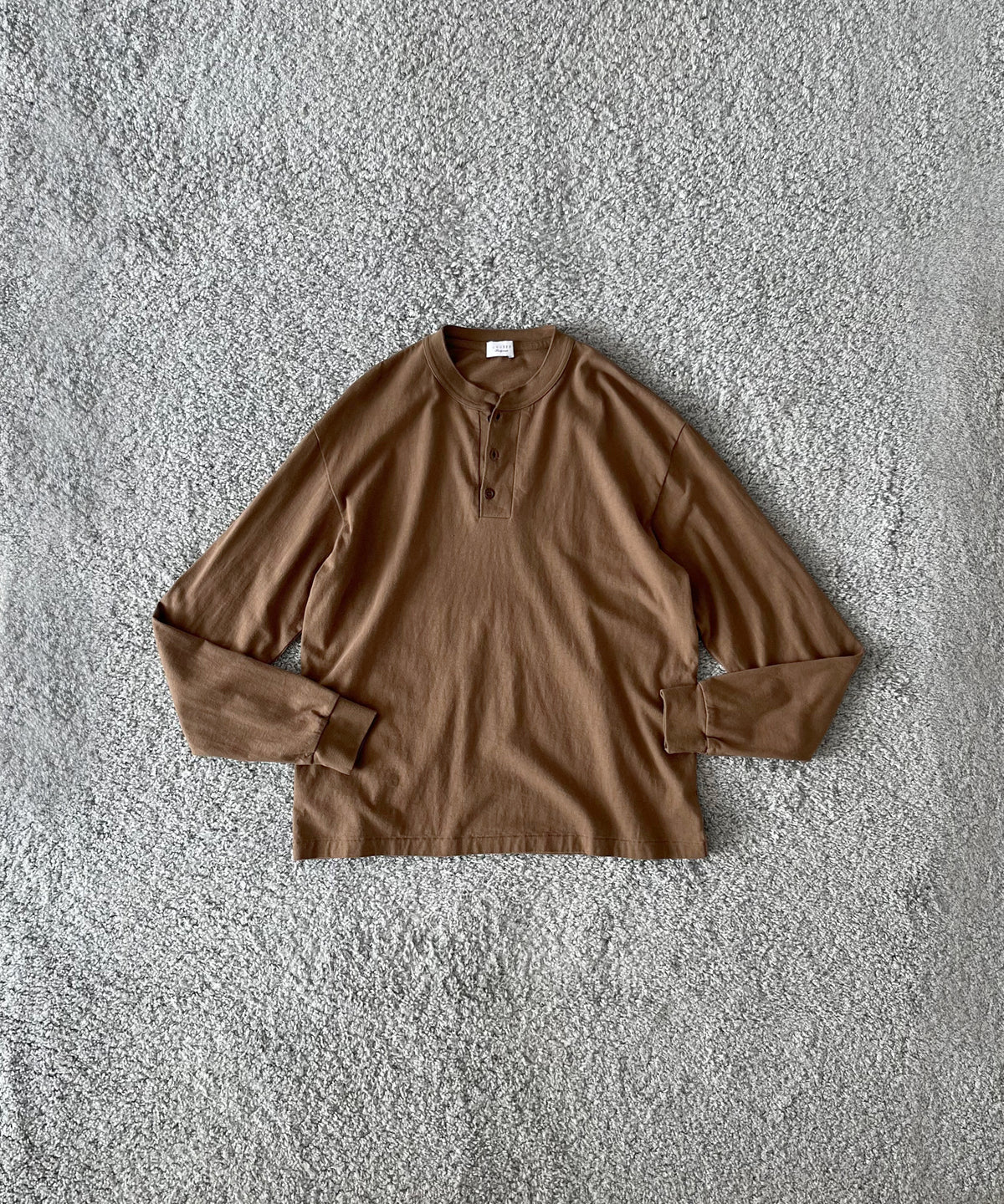 UNUSED Us2592 long-sleeve henry neck t-shirt "BROWN"