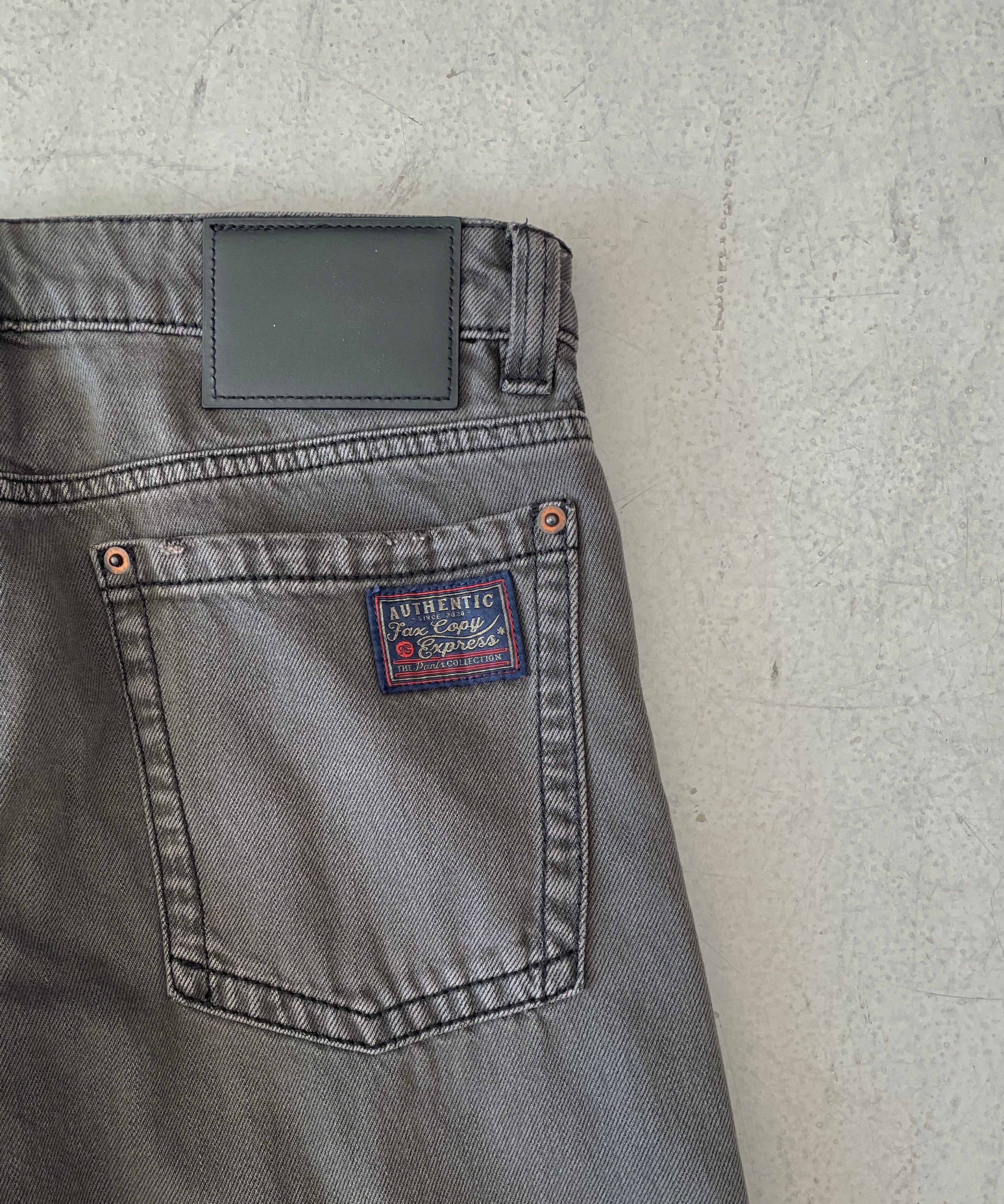 FAX COPY EXPRESS Vintage washed brown-black 888 "GREY" M