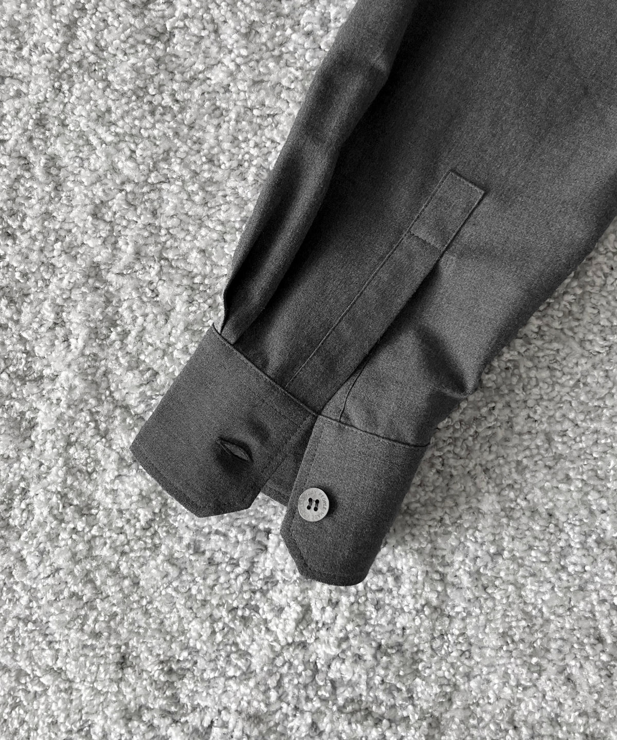 well Buttons position shirt "GRAY"