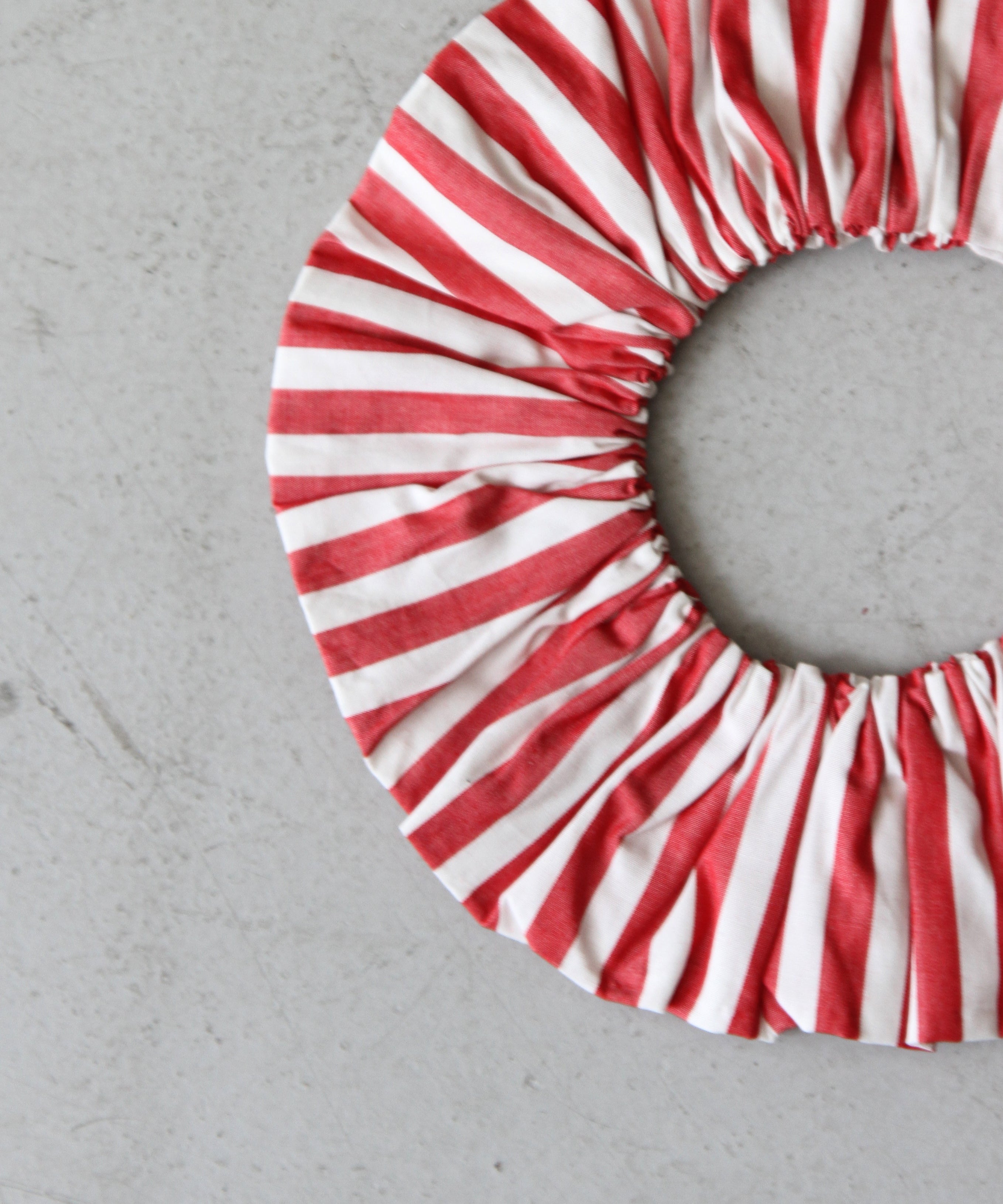 GANNI Stripe cotton scrunchie "BARBADOS CHERRY"