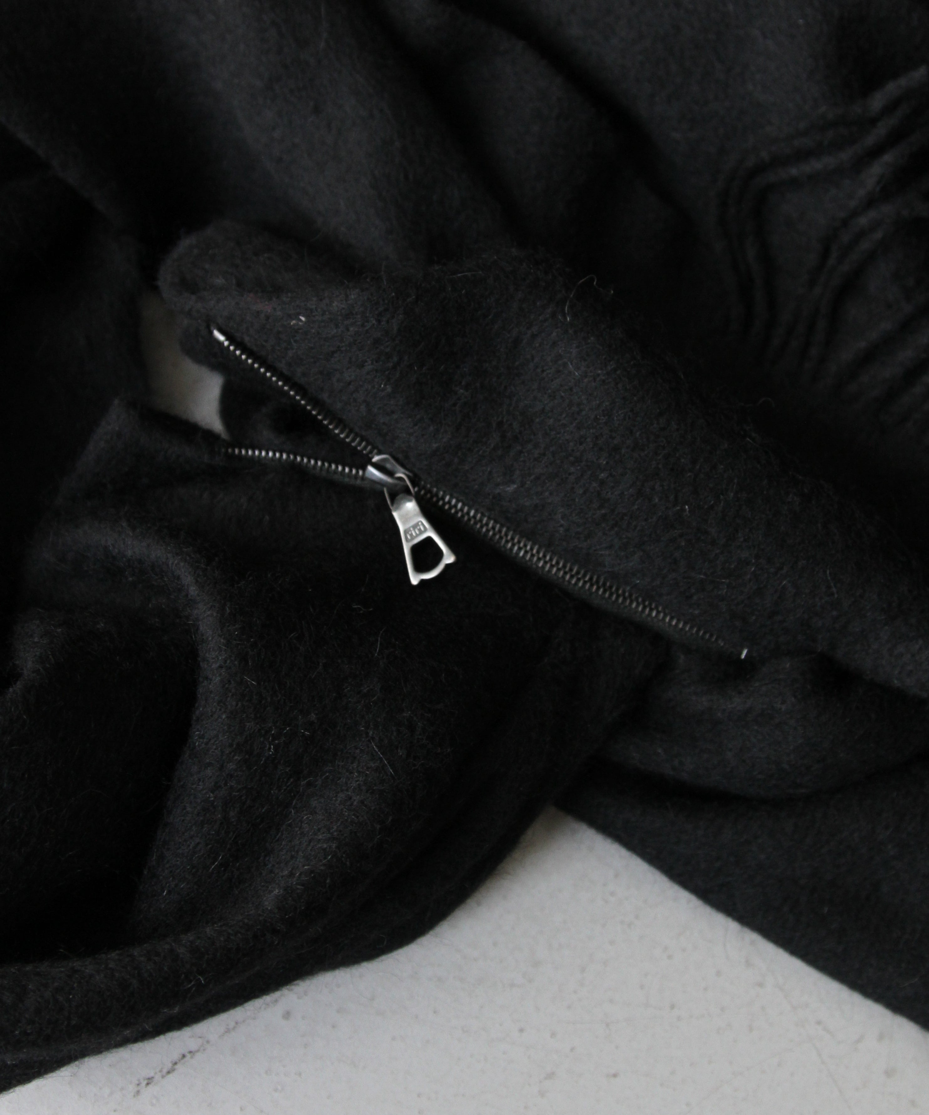 BLESS Draps long "WOOL BLACK"