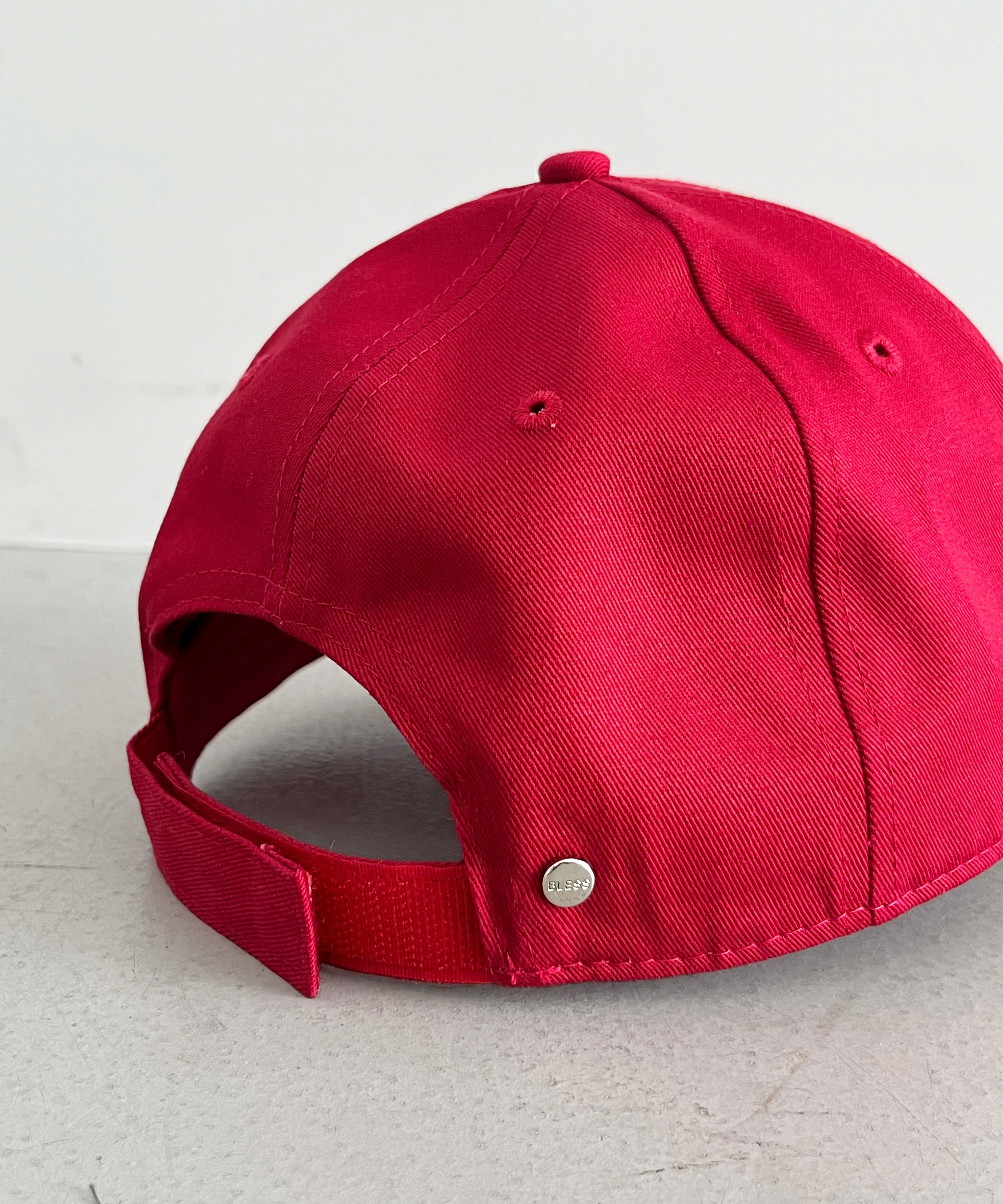 BLESS Be cap "RED/BLACK"