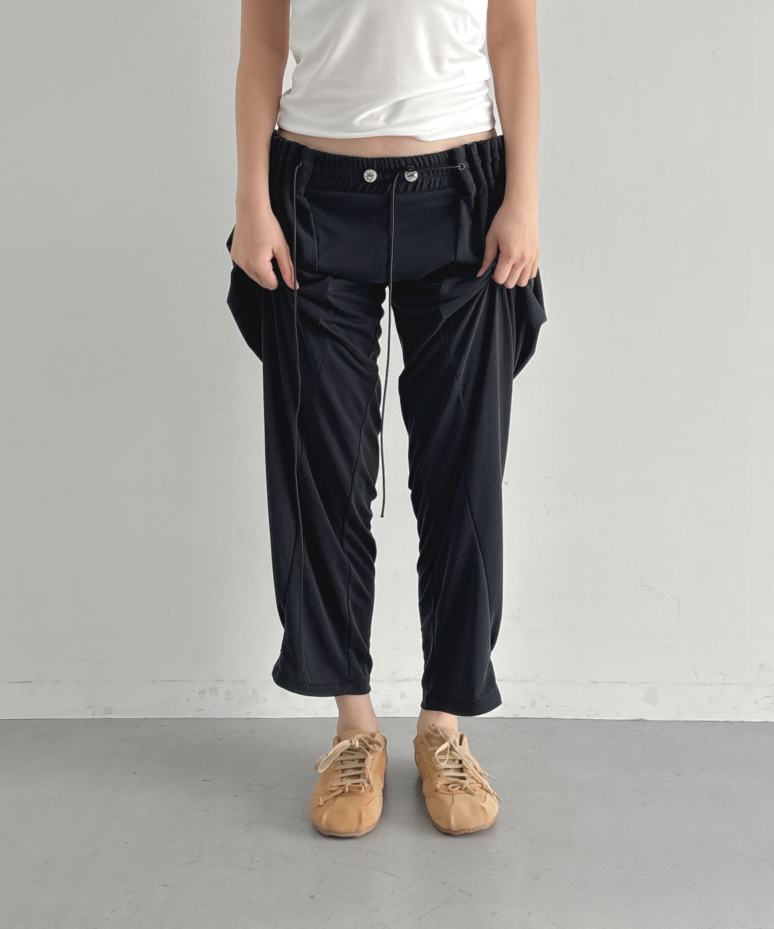ULIKASANCTUS Curtain jogger pants "WASHED BLACK"