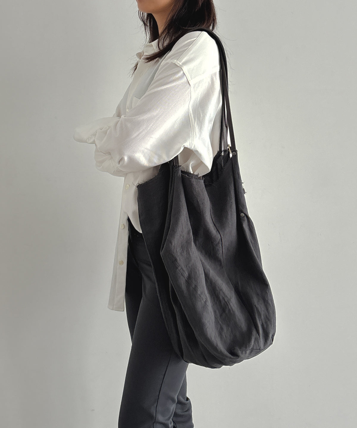 ULIKASANCTUS Four handle bag "NAVY"