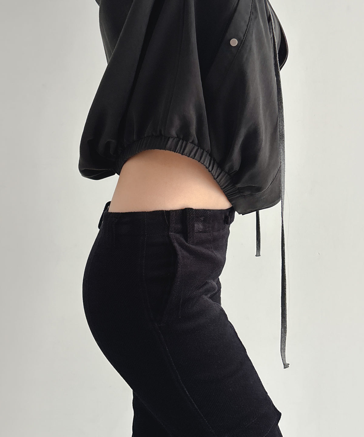ULIKASANCTUS Double layered cropped pants "BLACK"