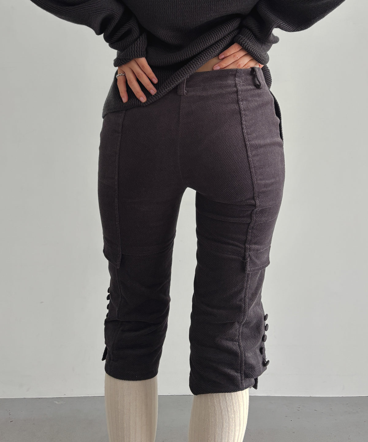 ULIKASANCTUS Double layered cropped pants "CHARCOAL"