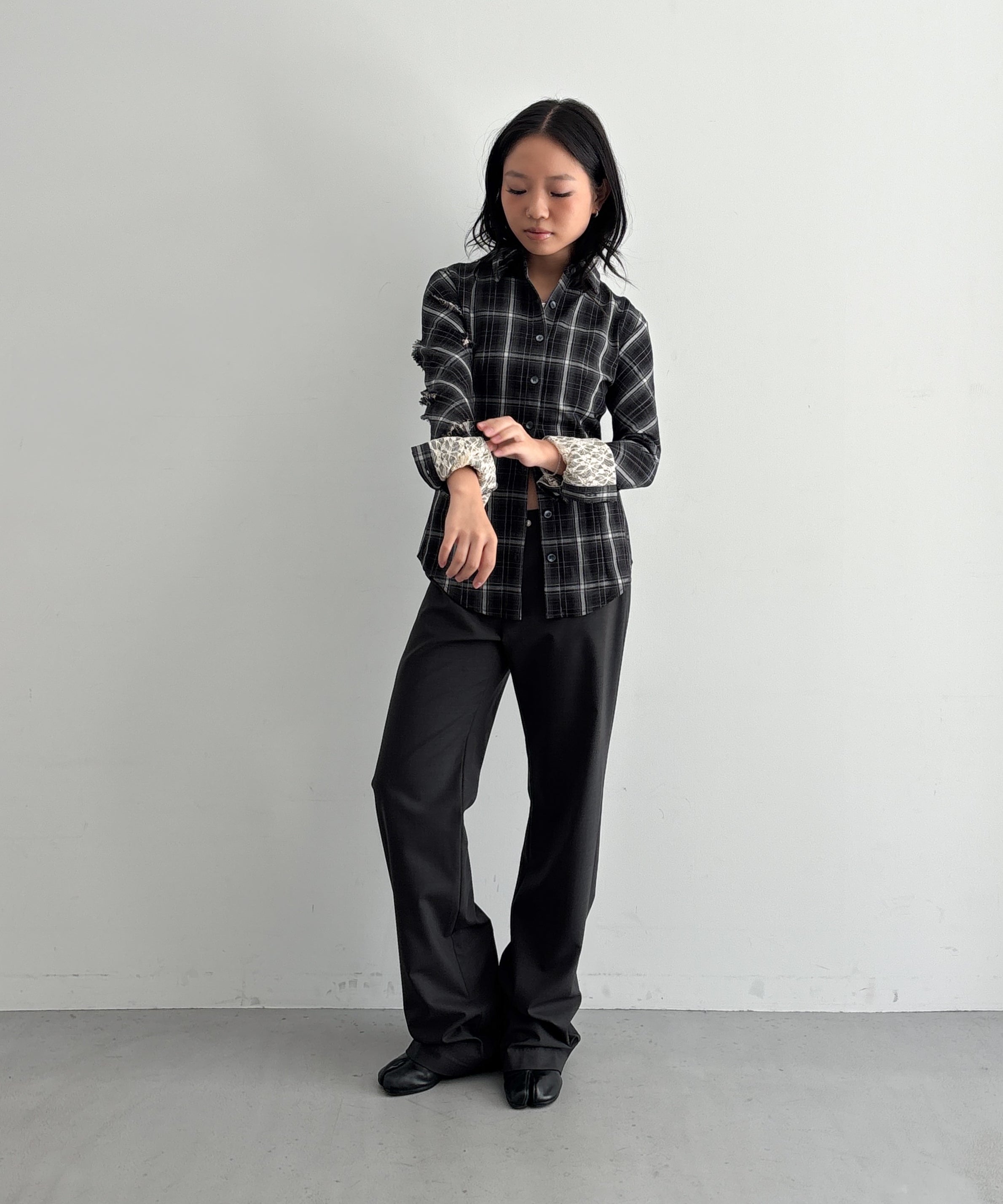 LOADINGROOM Check overlay lace shirt "BLACK"