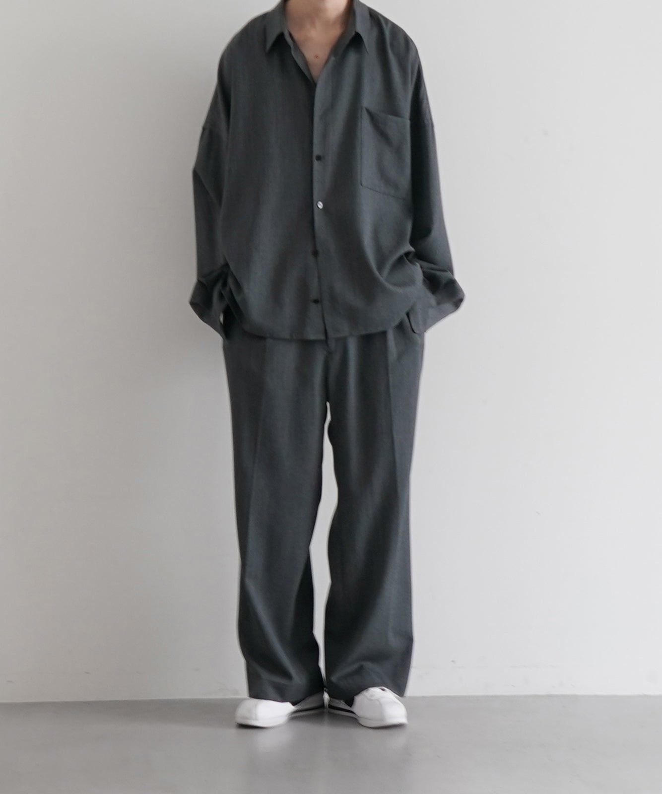 WHOWHAT 5x shirt〈short length〉"BLACK"