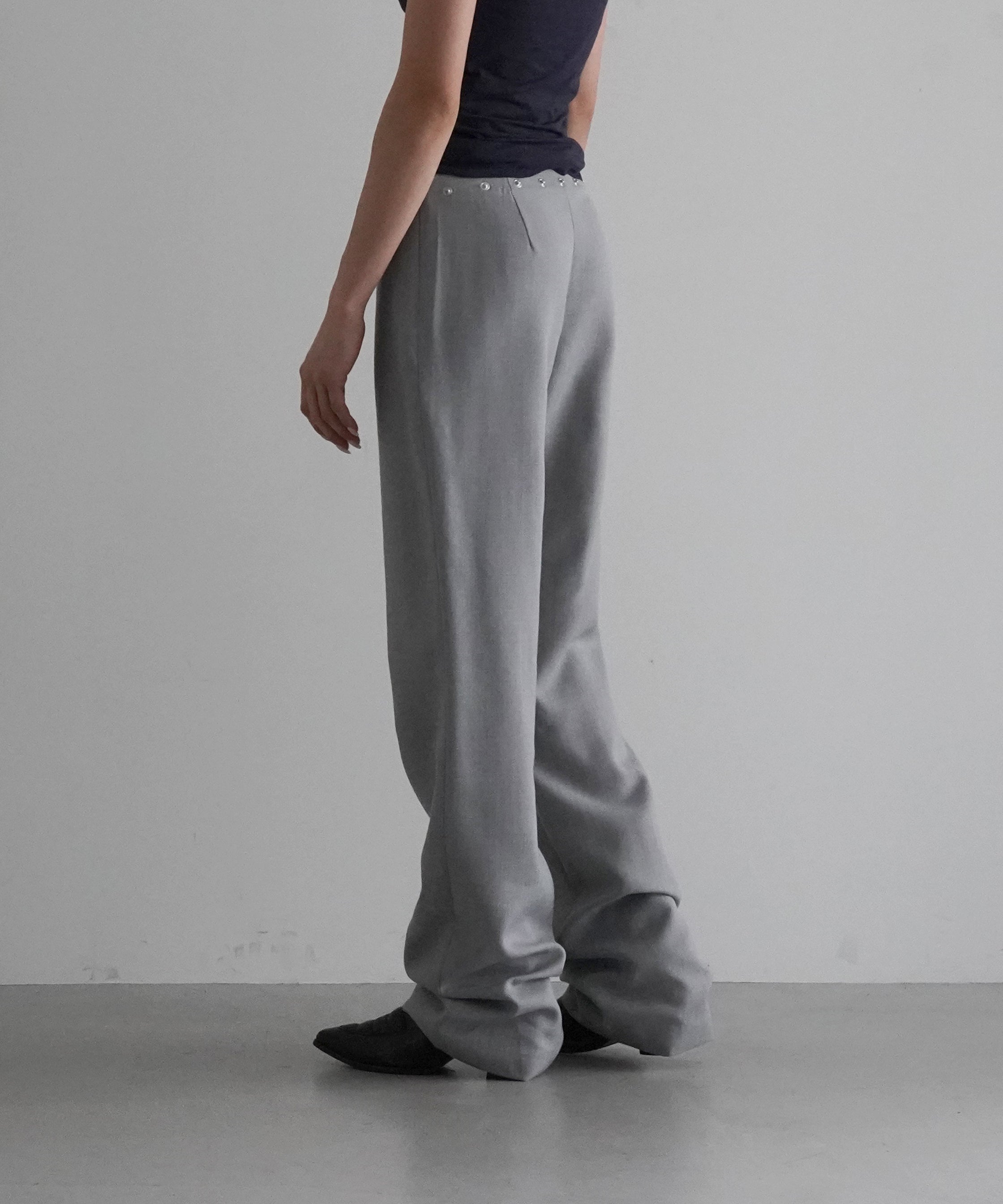 Paloma Wool Dain snaps "LIGHT GREY"