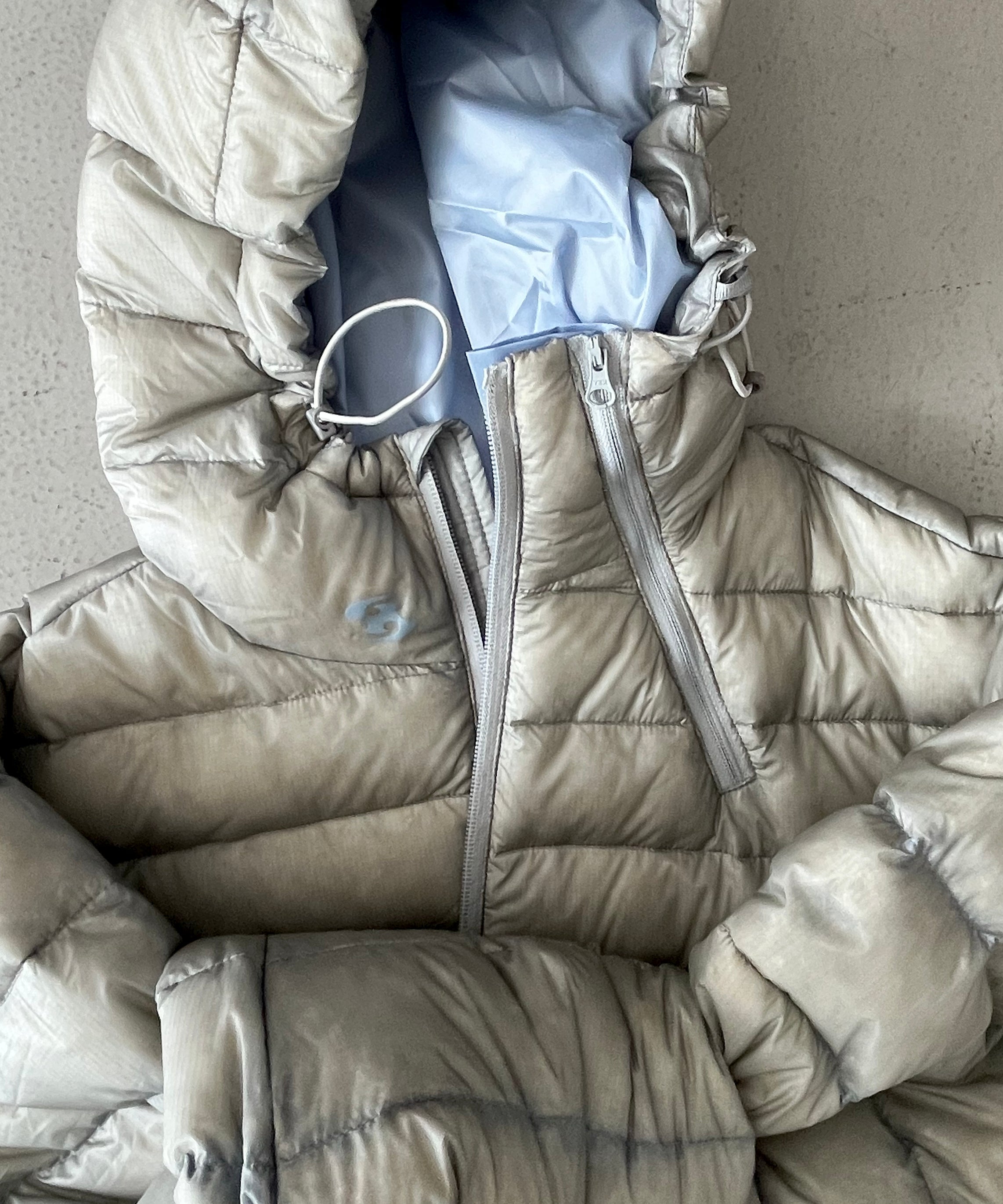 SAN SAN GEAR Suffix puffer jacket "GREY"