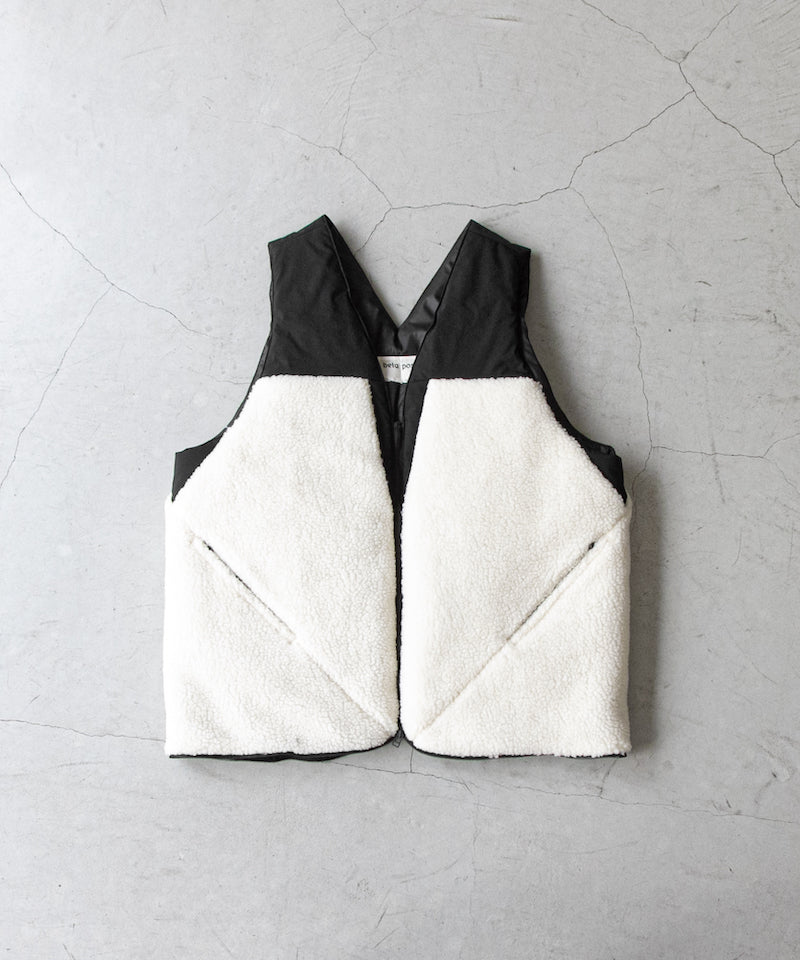 beta post insulation boa vest bag "BLACK"