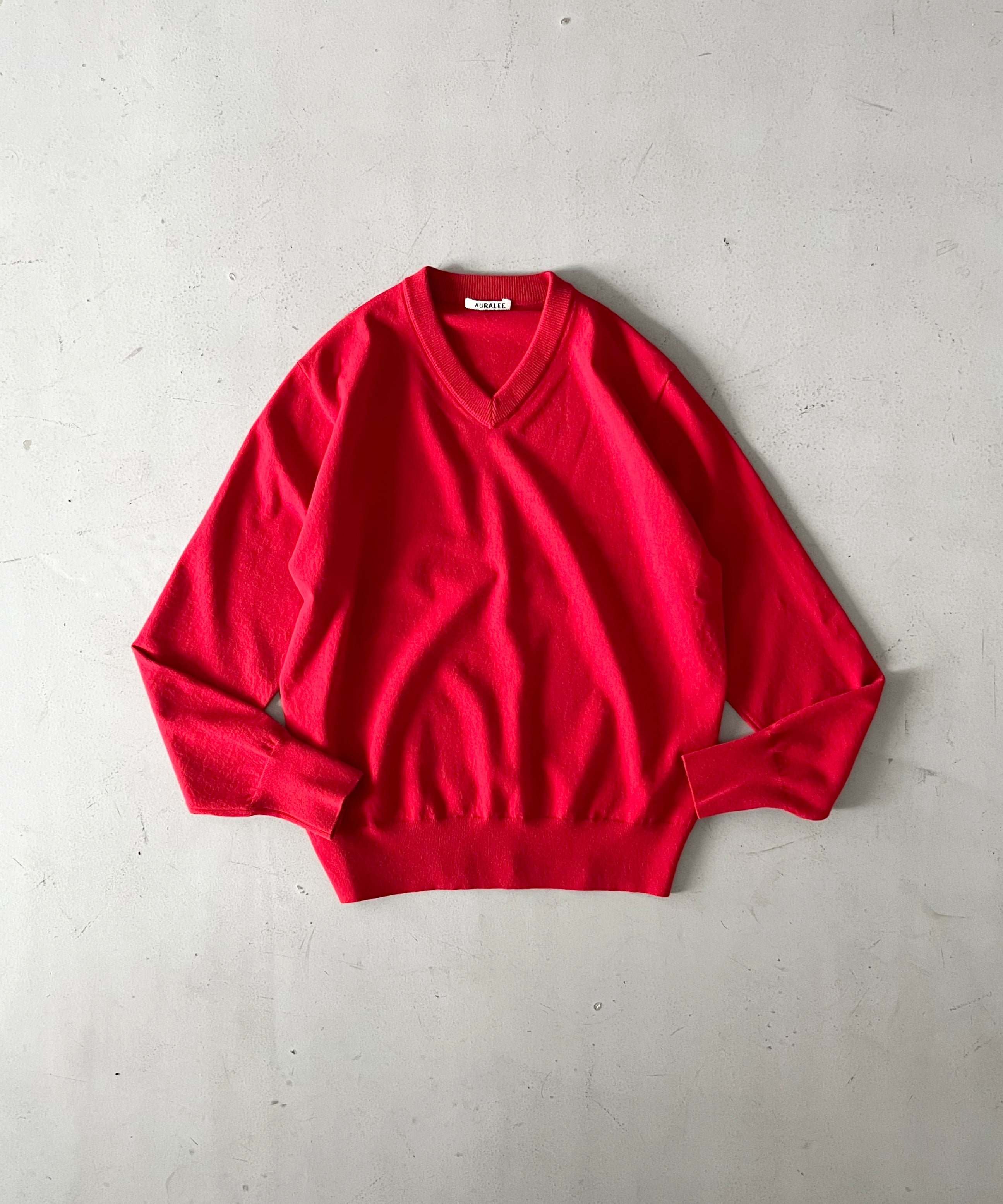 AURALEE High twist wool knit v-neck p/o "RED"