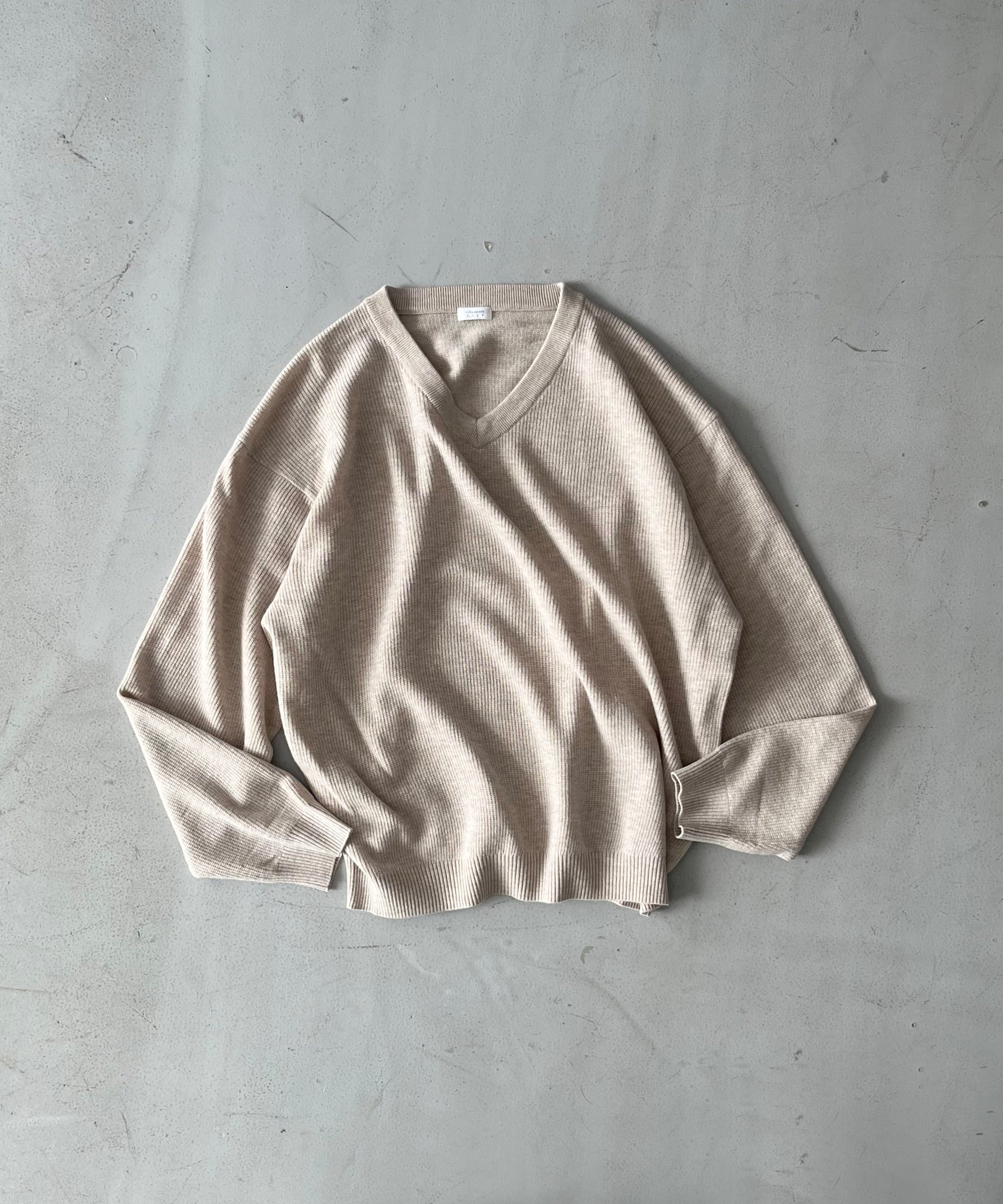 crepuscule【クレプスキュール】V neck p/o 