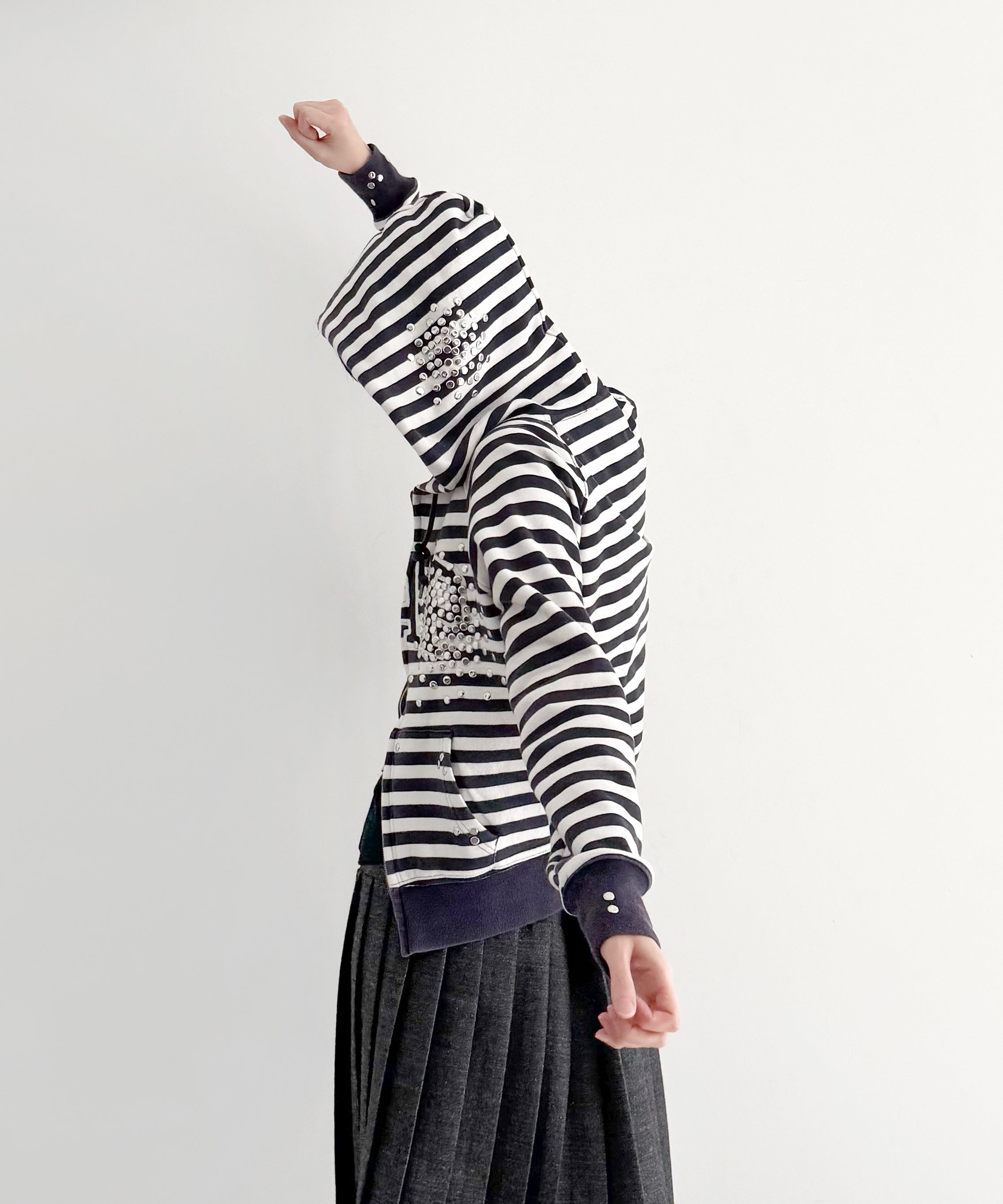 HANNAH CREAK Stud zip up hoodie "NAVY"