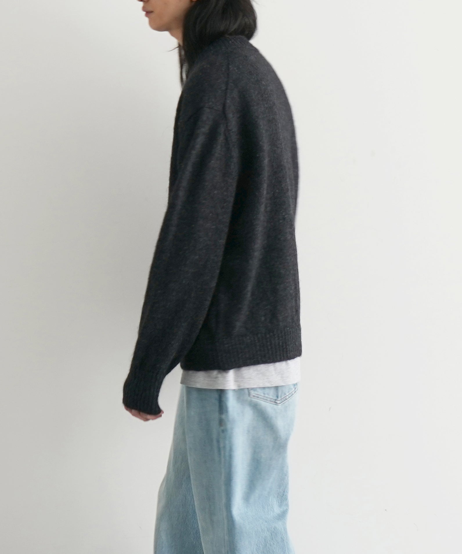 SECOND/LAYER Vexed v-neck "BLACK"