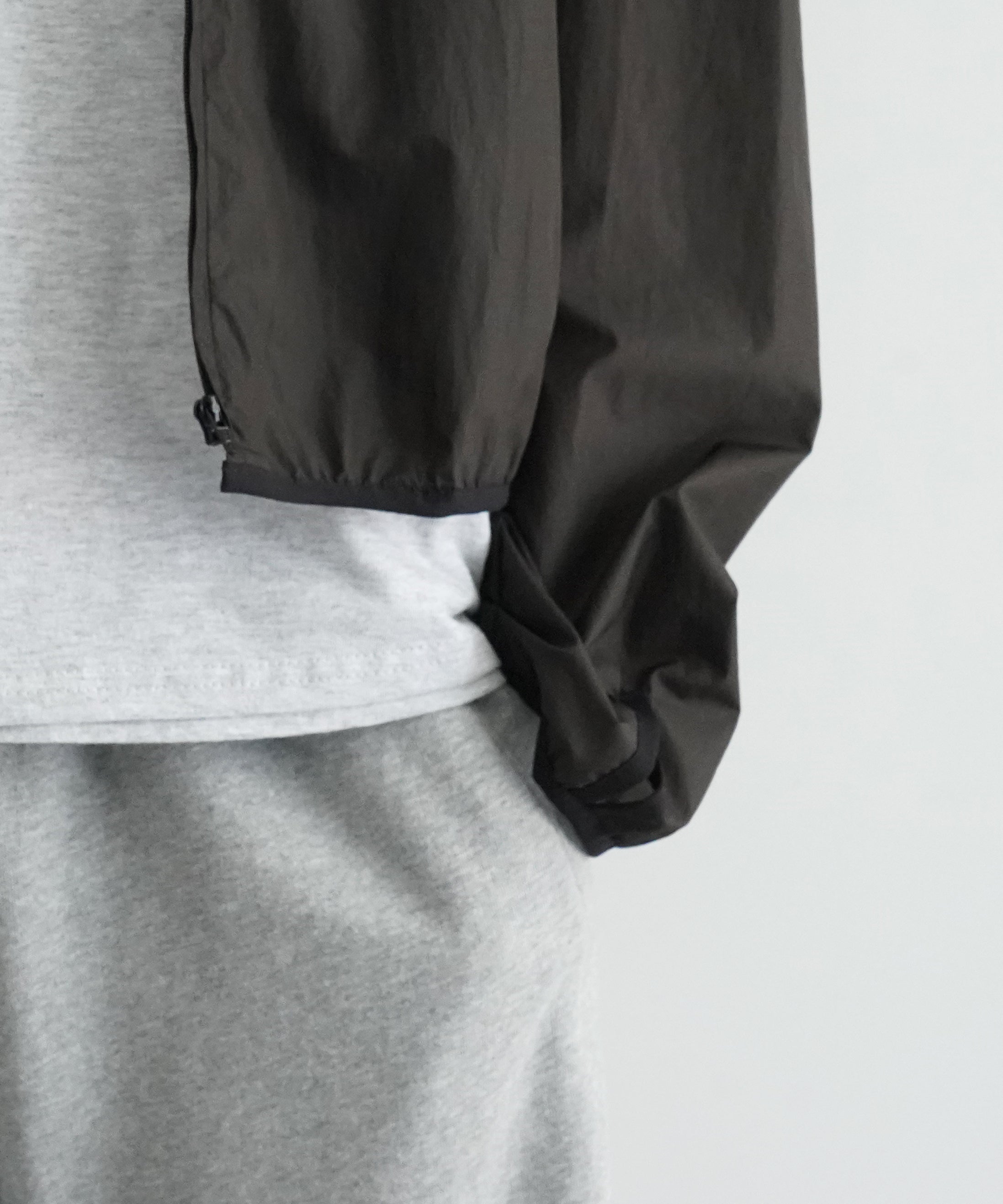 JIAN YE Basic unit 05 "CHARCOAL"