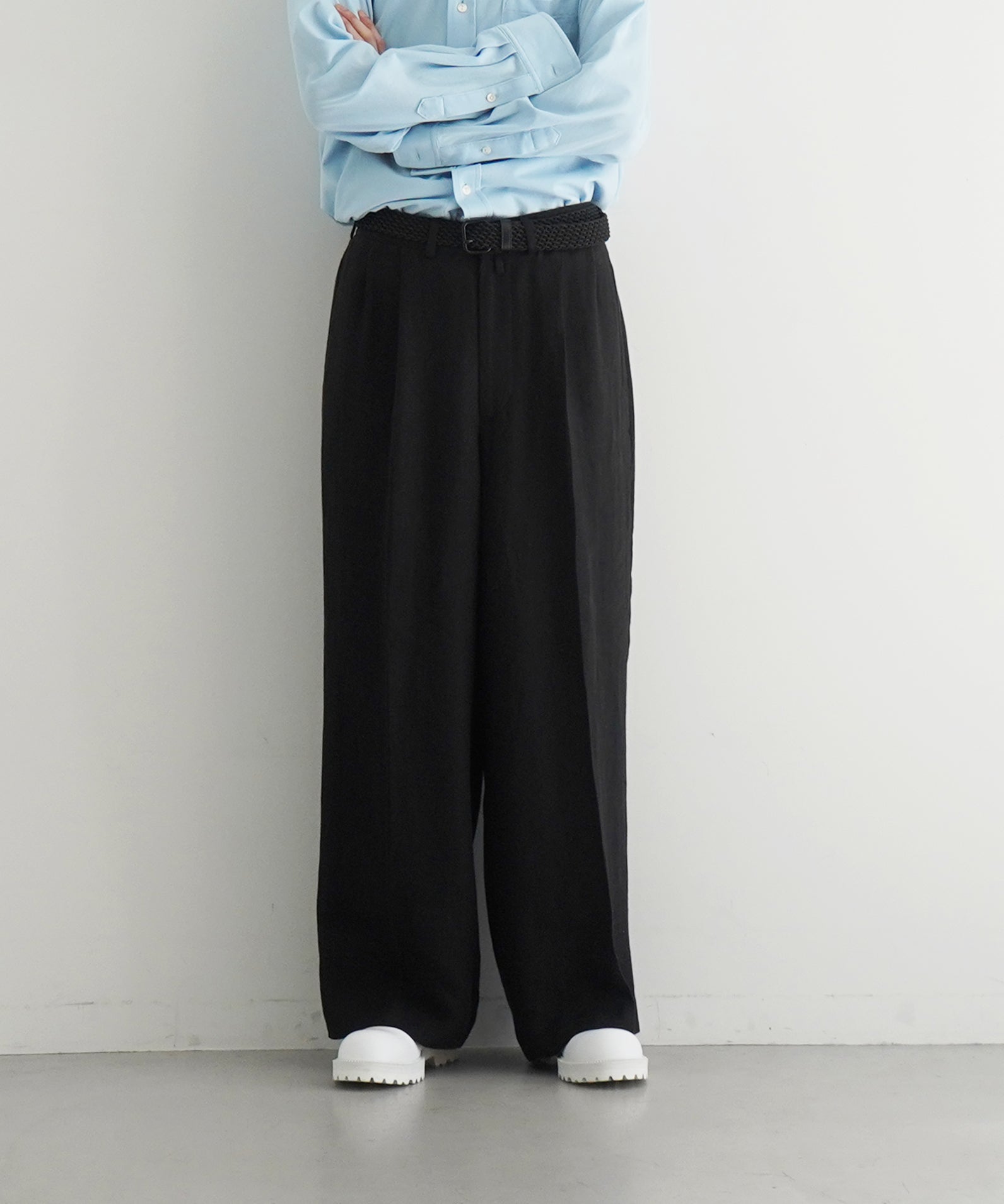 REVERBERATE Tacked trousers "ECRU"