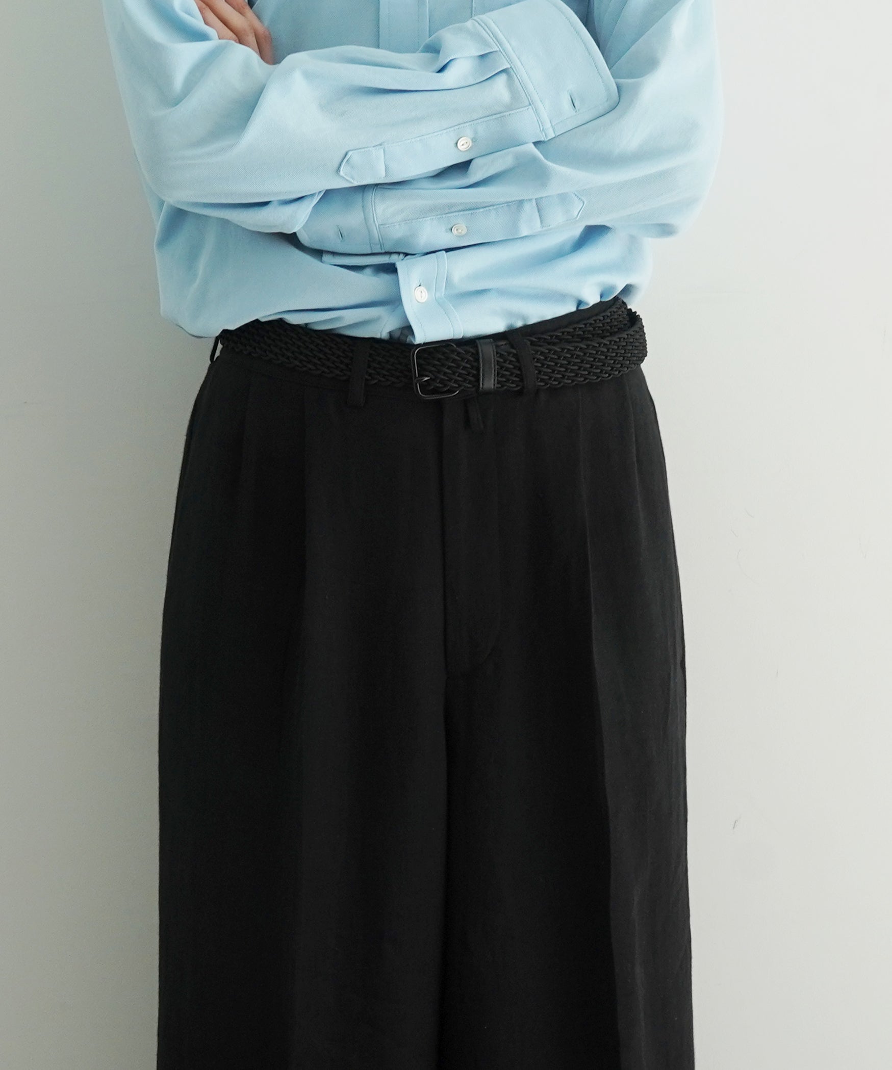 REVERBERATE Tacked trousers "BLACK"