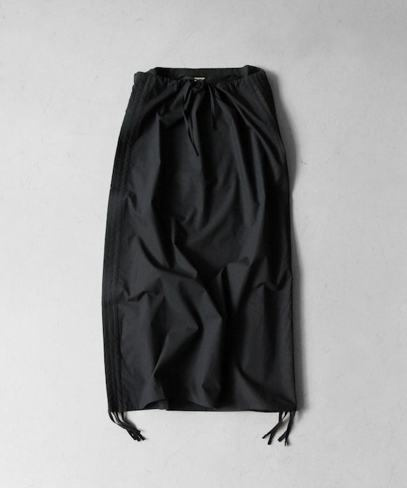 BASERANGE【ベースレンジ】pictorial strap skirt black｜O WEB STORE