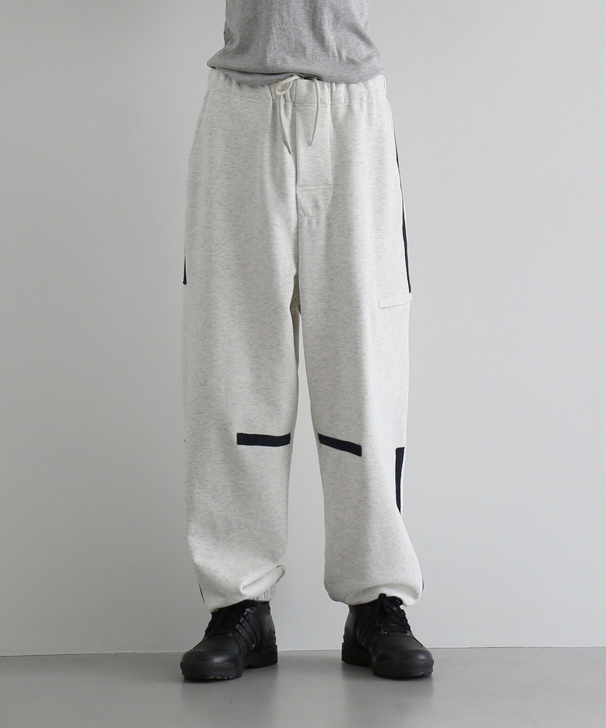 PHINGERIN Tape sweatpants "A:OATMEAL"