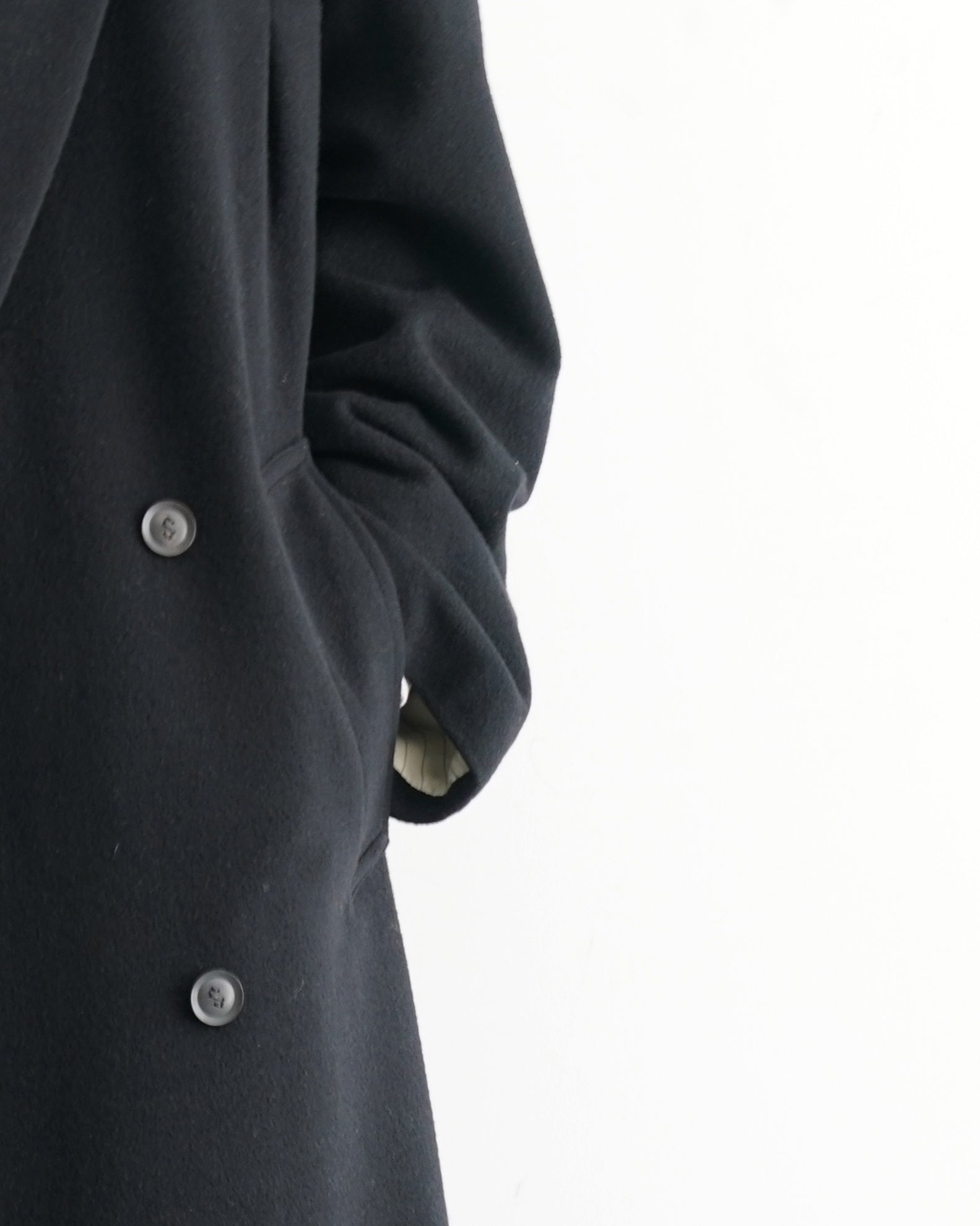 SOSHIOTUKI Draped dart wool cashmere chesterfield coat "BLACK"