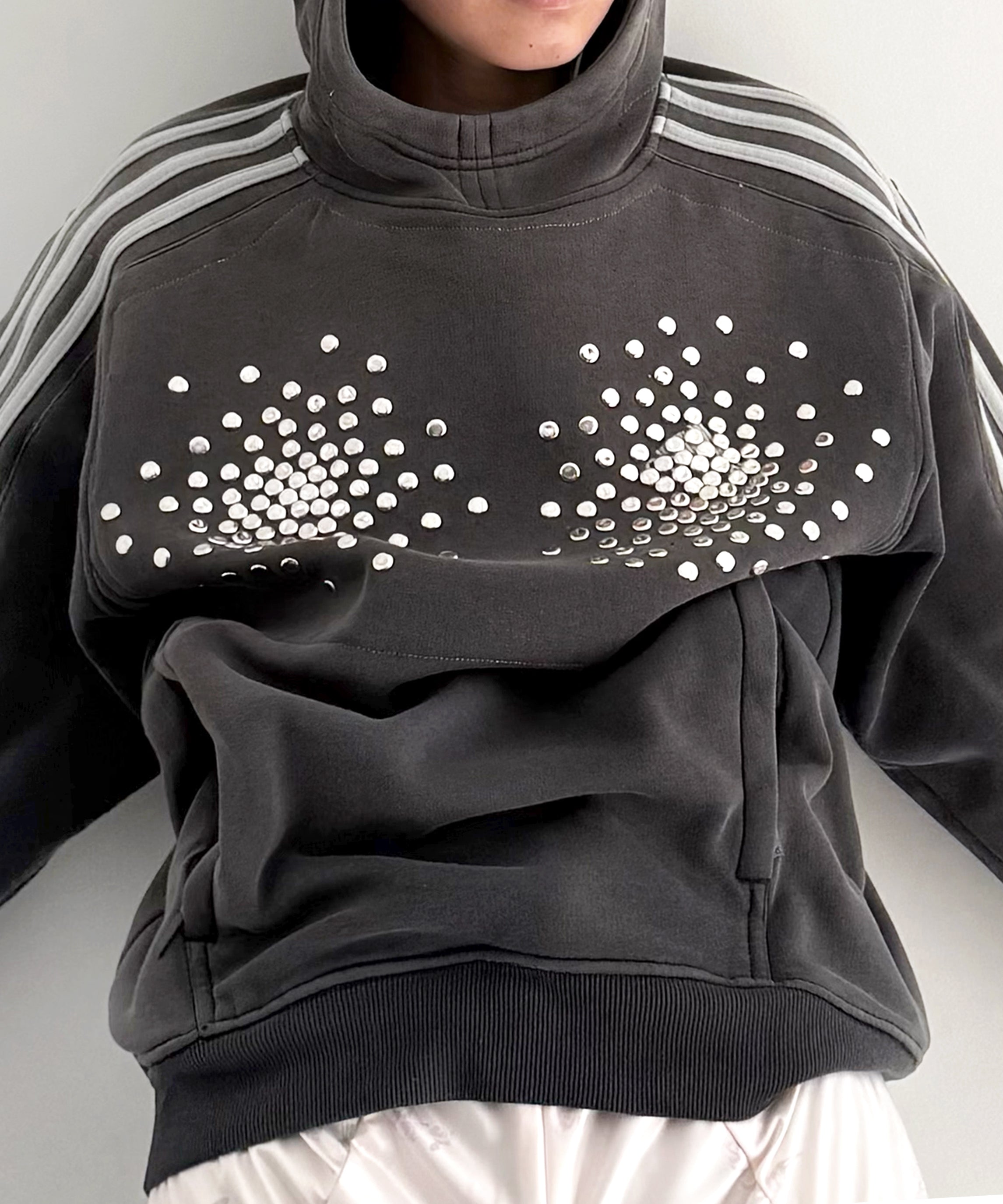 HANNAH CREAK Stud pullover hoodie "GRAY"