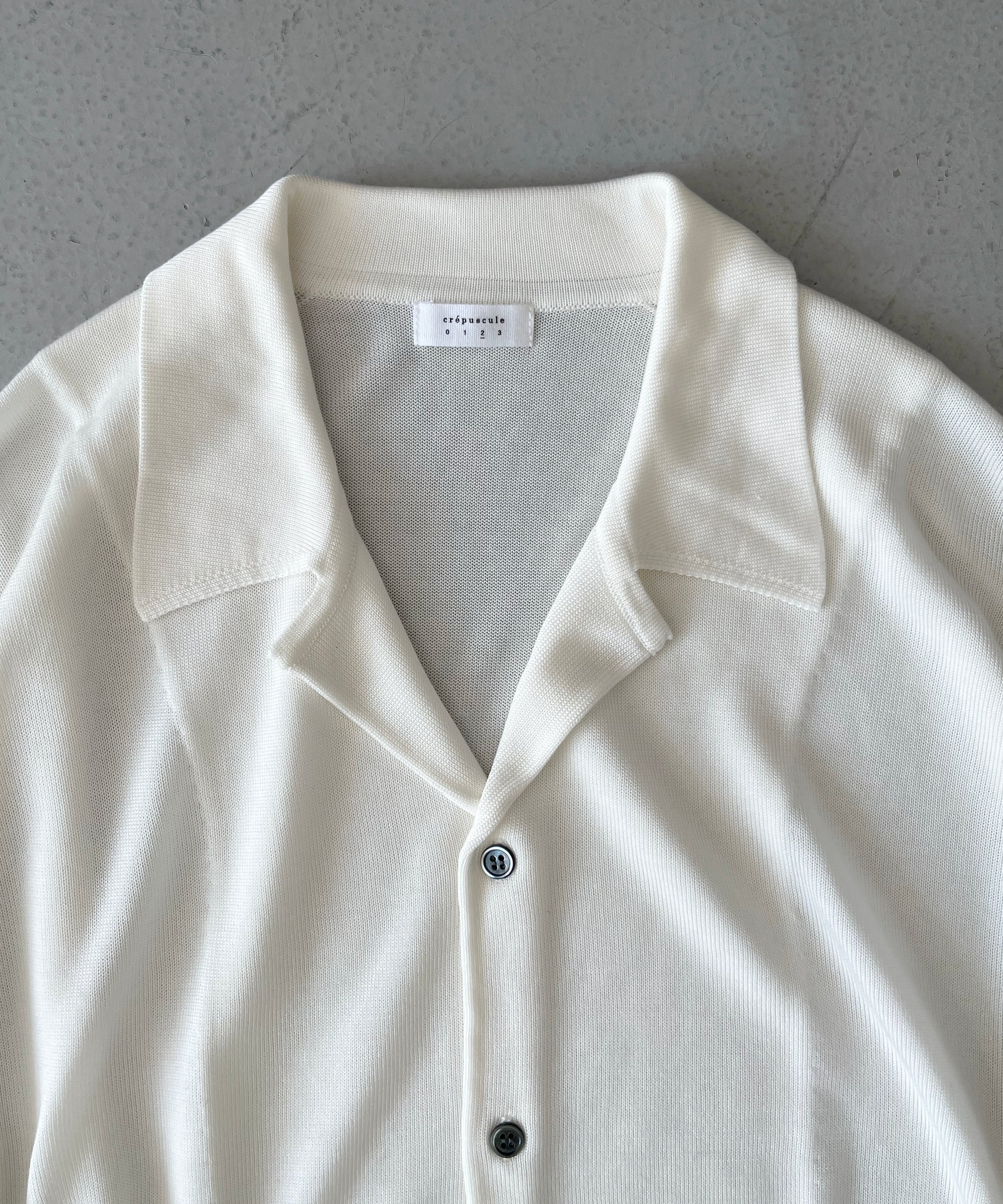 【EXCLUSIVE】crepuscule Open collar knit shirt "WHITE"