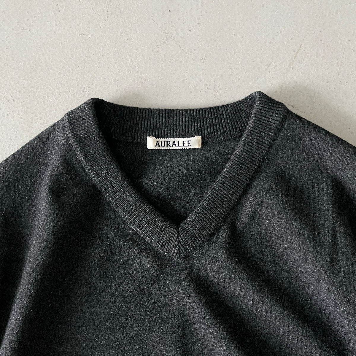 トップス AURALEE HIGH TWIST WOOL KNIT V-NECK P/O 2_323b95c8-6bd2-4d8c-8213-