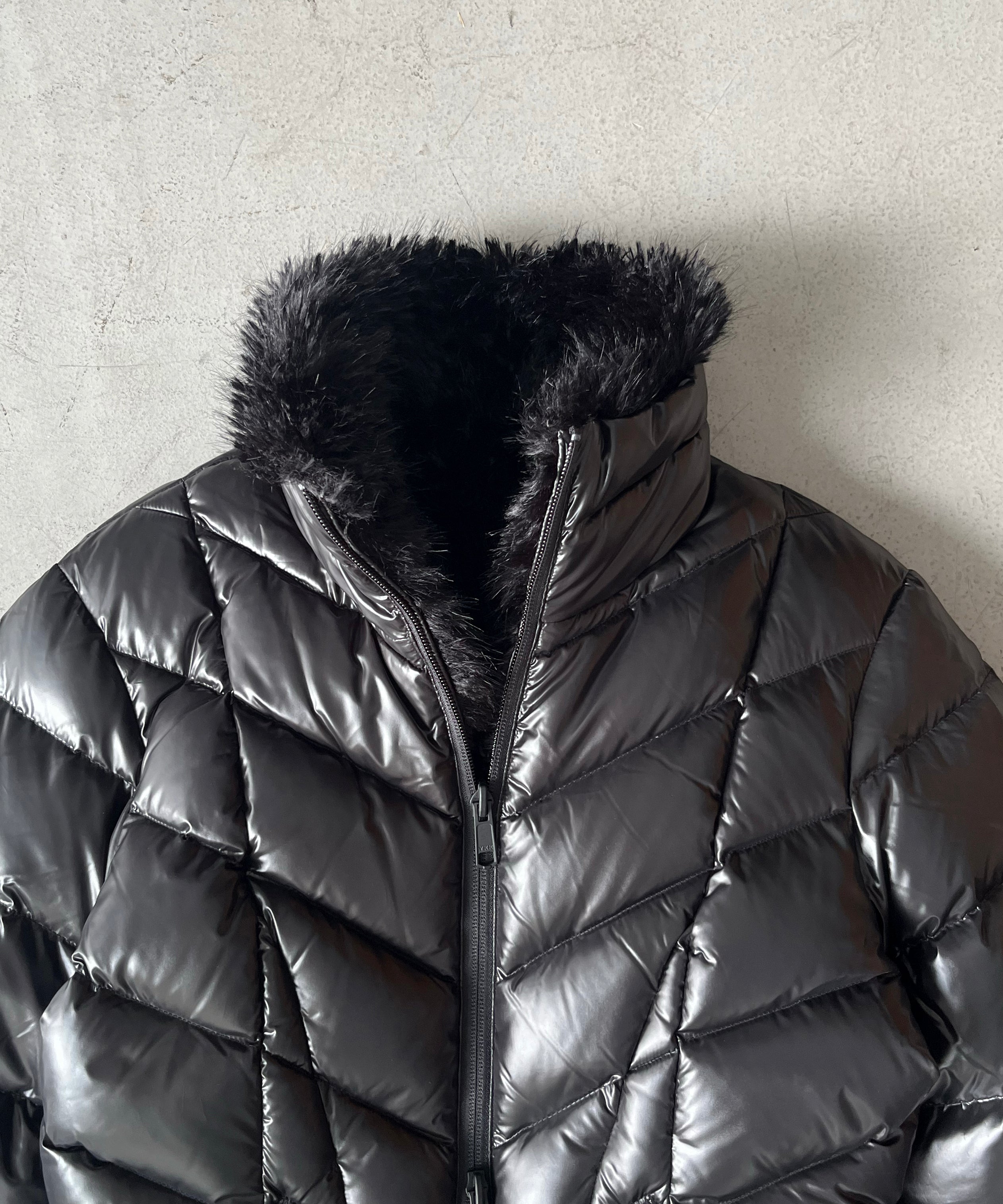 LOADINGROOM Reversible faux fur down jacket "BLACK"