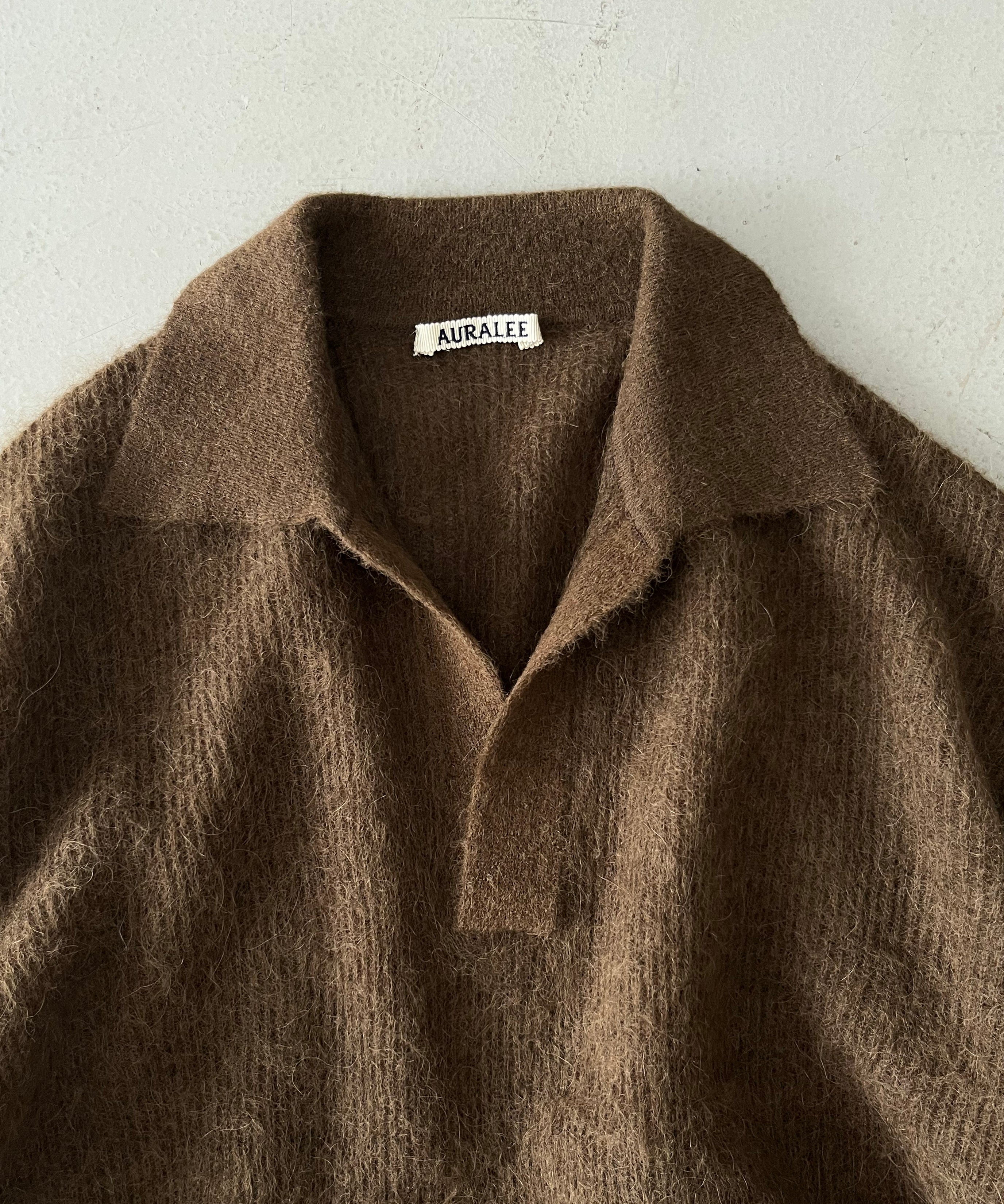 AURALEE Baby suri alpaca sheer knit skipper polo "DARK BROWN"