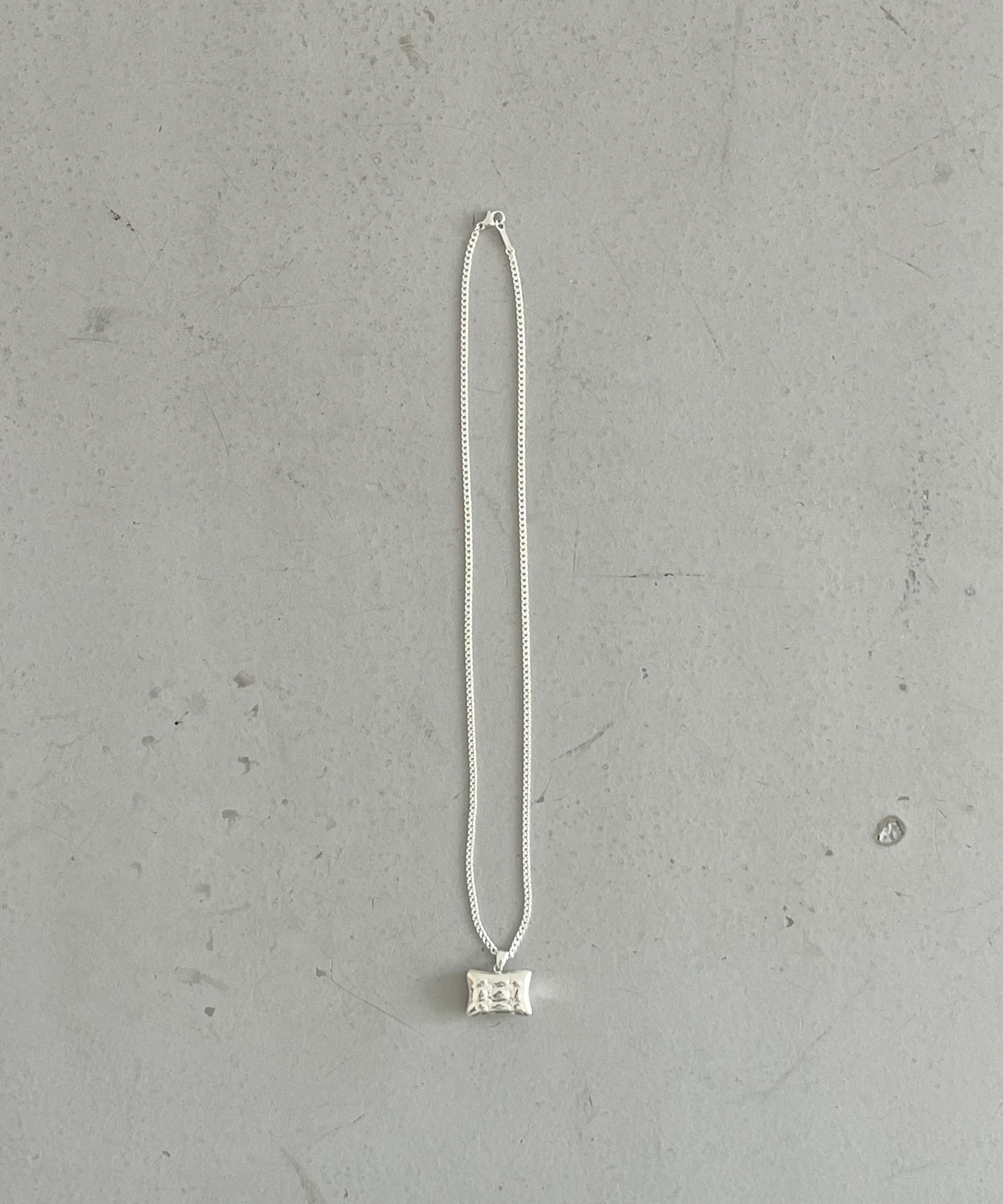 SHRINE Cushion necklace w/stone "SILVER"