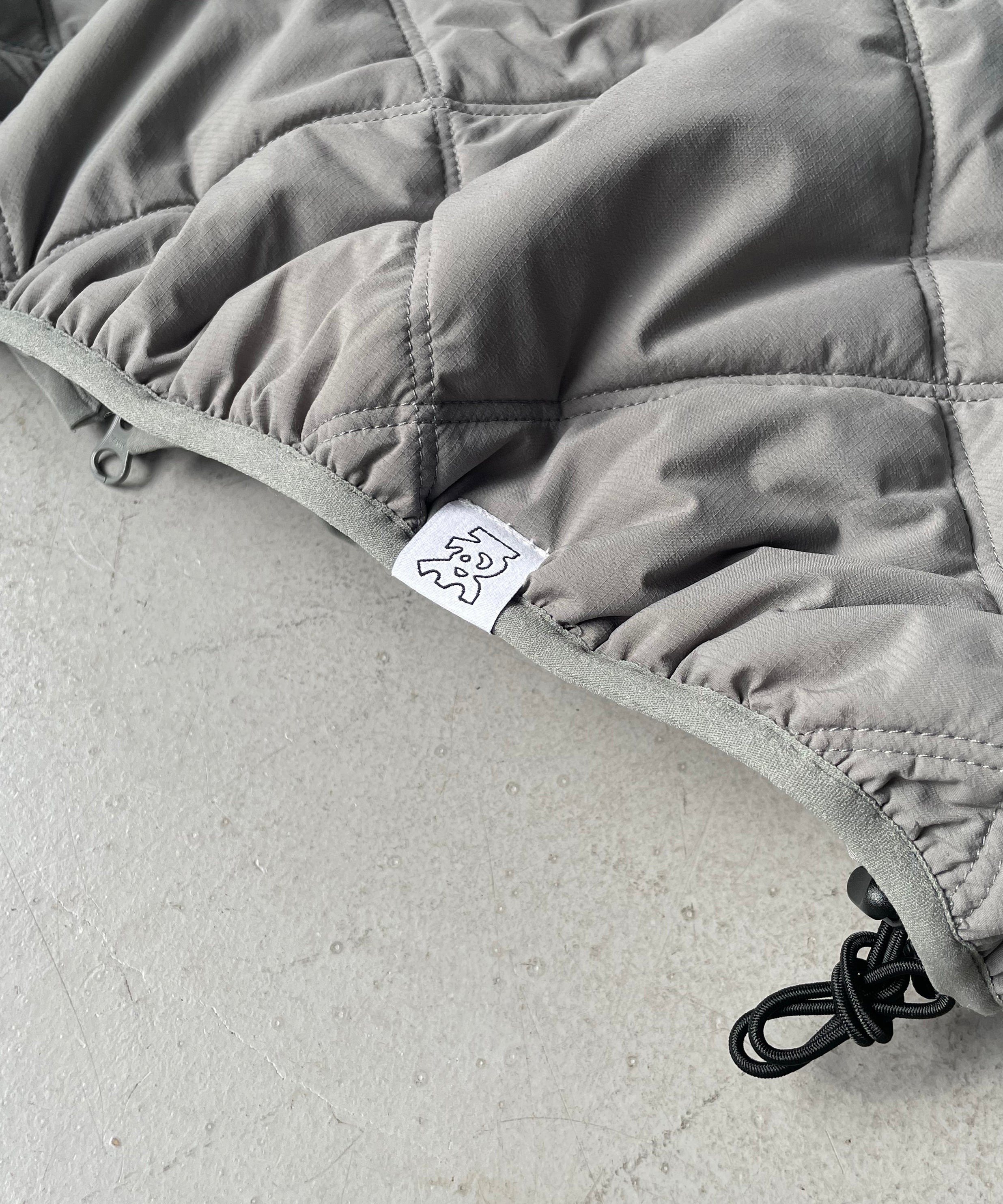 Evisen Skateboardsゑ【エビセンスケートボード】Light quilted down